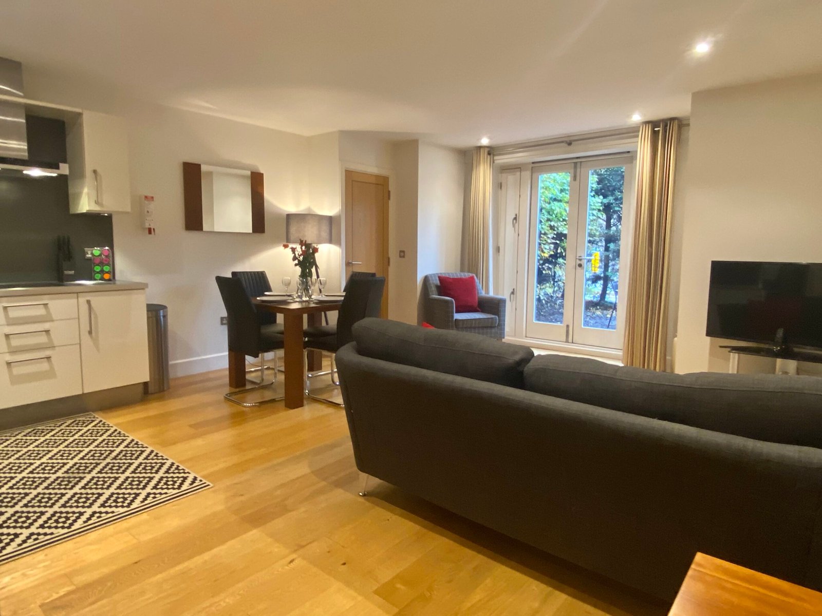 Petersfield Serviced Accommodation | Luxury Cambridge Stays Petersfield-serviced-accommodation-with-luxury-Cambridge-apartments,-parking,-WiFi,-self-catering-facilities-and-flexible-extended-stays.