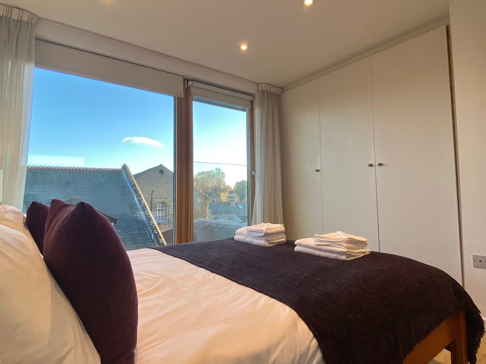 Holiday Accommodation Cambridge | City Centre Apartments Book-holiday-accommodation-in-Cambridge-near-Cambridge-Station.-Perfect-for-business-trips,-city-breaks,-and-extended-stays.