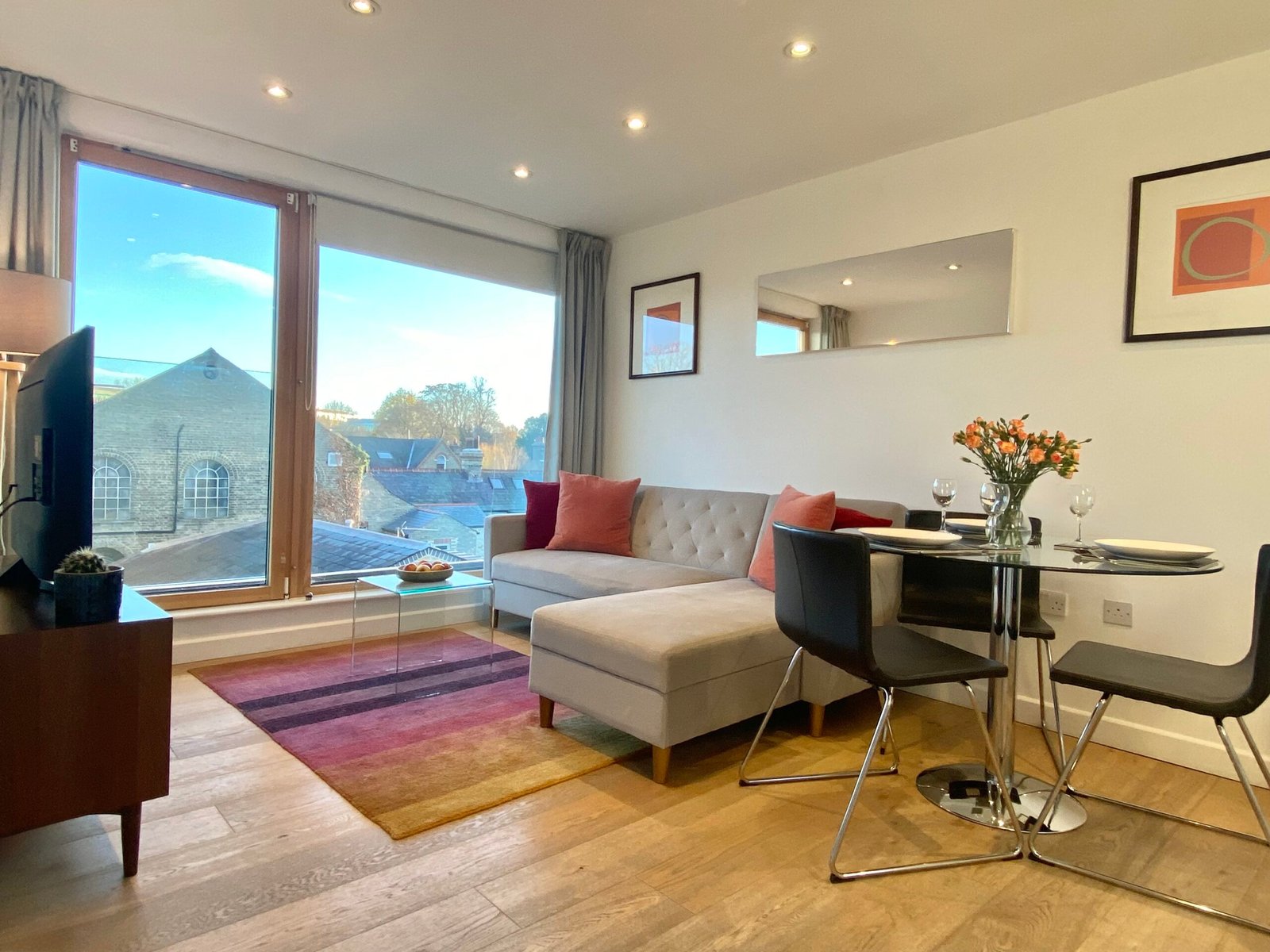 Holiday Accommodation Cambridge | City Centre Apartments Book-holiday-accommodation-in-Cambridge-near-Cambridge-Station.-Perfect-for-business-trips,-city-breaks,-and-extended-stays.