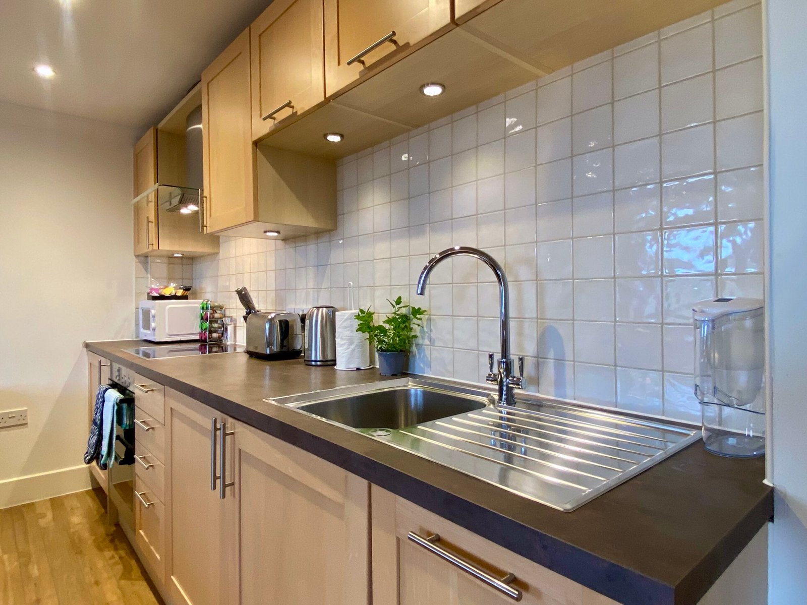 Arbury Serviced Apartments Cambridge | Short Let Accommodation Book-Arbury-Serviced-Apartments-at-Manor-House.-Ideal-short-let-apartments-in-Cambridgeshire-with-parking-near-Stansted-Airport-links.