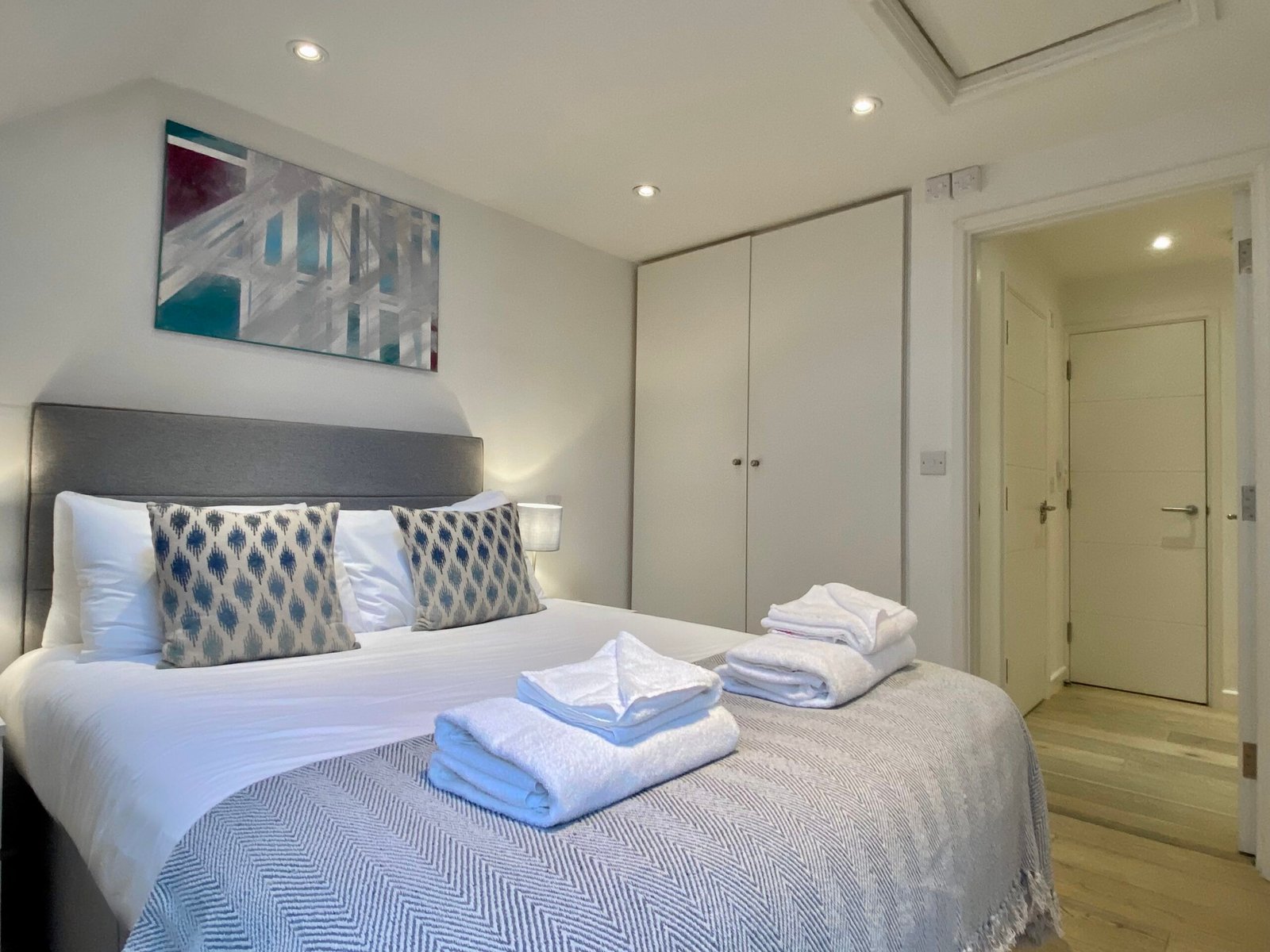 Holiday Accommodation Cambridge | City Centre Apartments Book-holiday-accommodation-in-Cambridge-near-Cambridge-Station.-Perfect-for-business-trips,-city-breaks,-and-extended-stays.