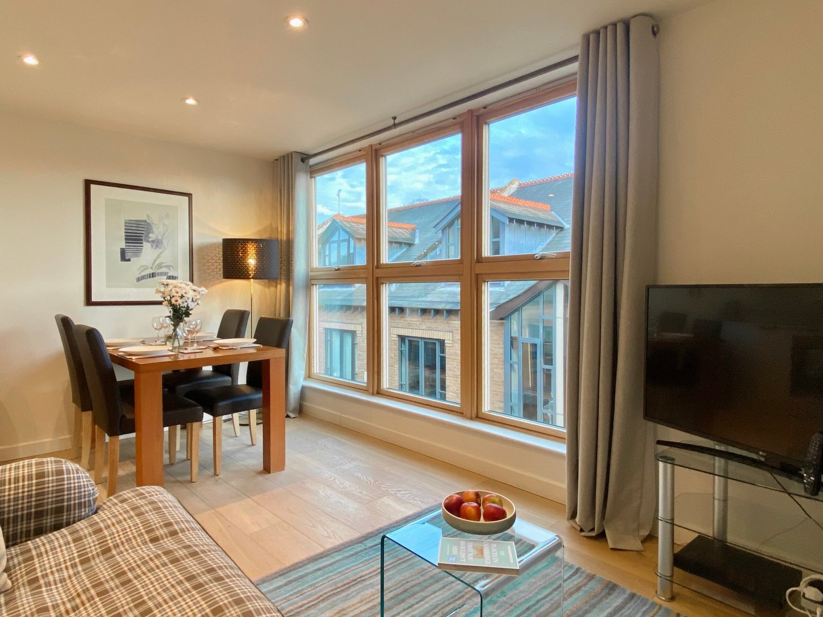 Holiday Accommodation Cambridge | City Centre Apartments Book-holiday-accommodation-in-Cambridge-near-Cambridge-Station.-Perfect-for-business-trips,-city-breaks,-and-extended-stays.