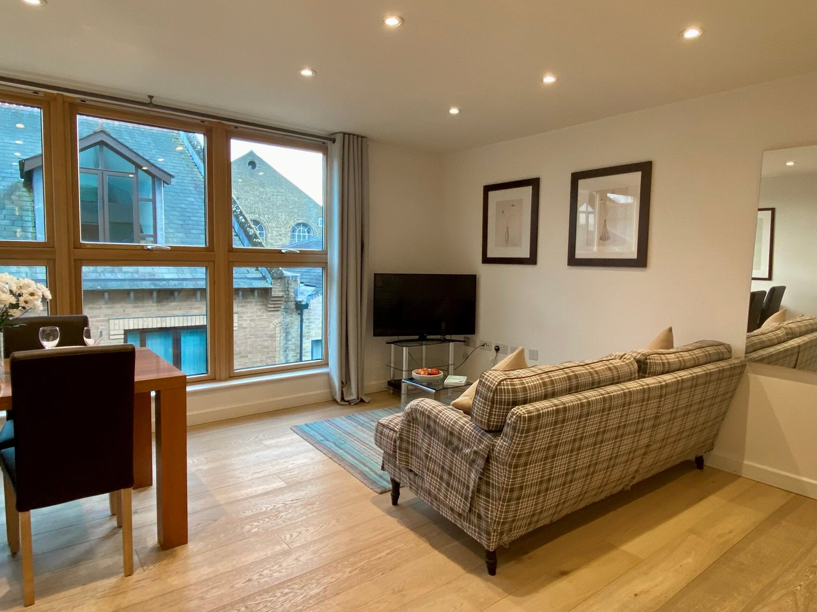 Holiday Accommodation Cambridge | City Centre Apartments Book-holiday-accommodation-in-Cambridge-near-Cambridge-Station.-Perfect-for-business-trips,-city-breaks,-and-extended-stays.