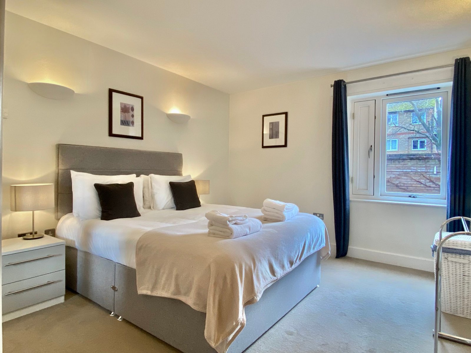 Petersfield Serviced Accommodation | Luxury Cambridge Stays Petersfield-serviced-accommodation-with-luxury-Cambridge-apartments,-parking,-WiFi,-self-catering-facilities-and-flexible-extended-stays.