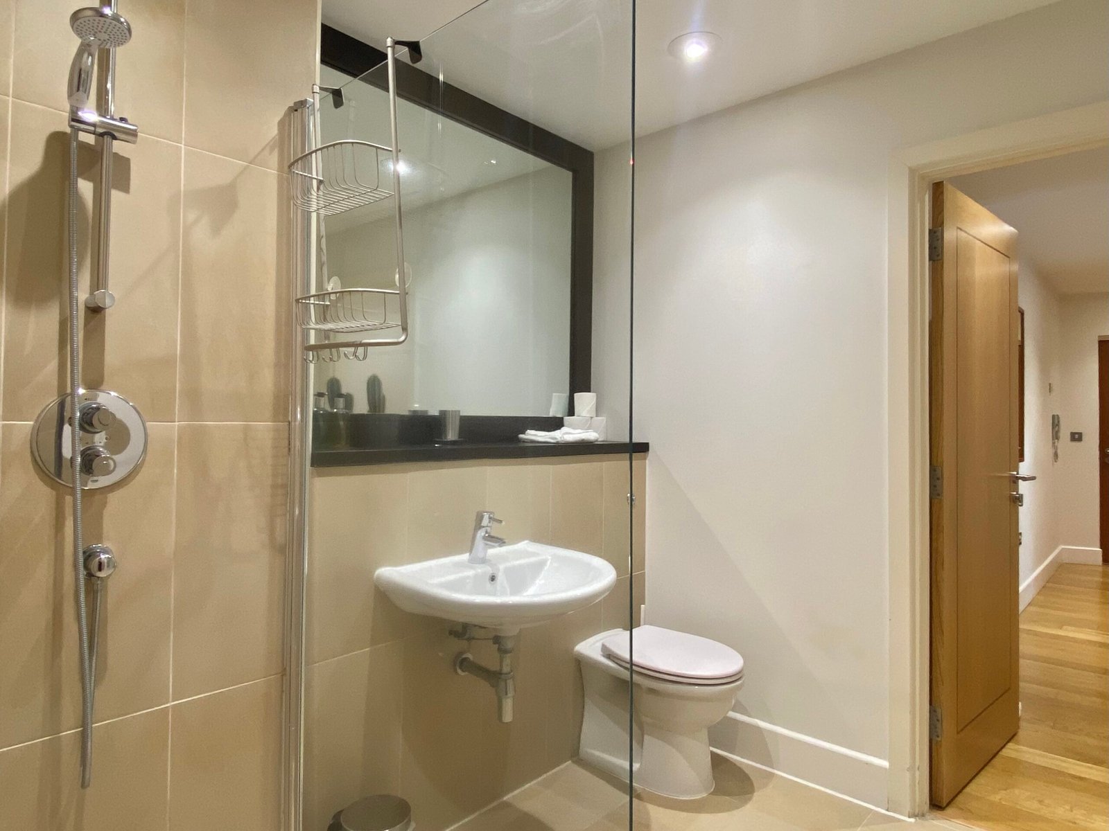 Petersfield Serviced Accommodation | Luxury Cambridge Stays Petersfield-serviced-accommodation-with-luxury-Cambridge-apartments,-parking,-WiFi,-self-catering-facilities-and-flexible-extended-stays.