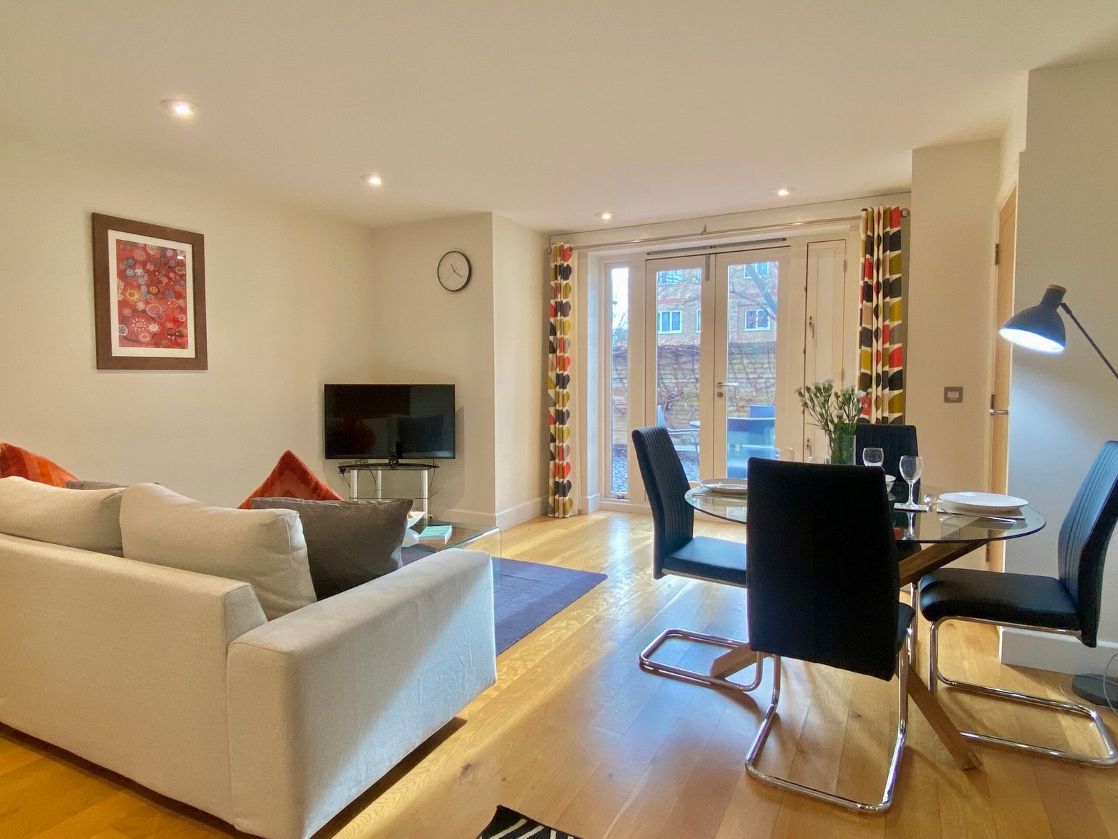 Petersfield Serviced Accommodation | Luxury Cambridge Stays Petersfield-serviced-accommodation-with-luxury-Cambridge-apartments,-parking,-WiFi,-self-catering-facilities-and-flexible-extended-stays.
