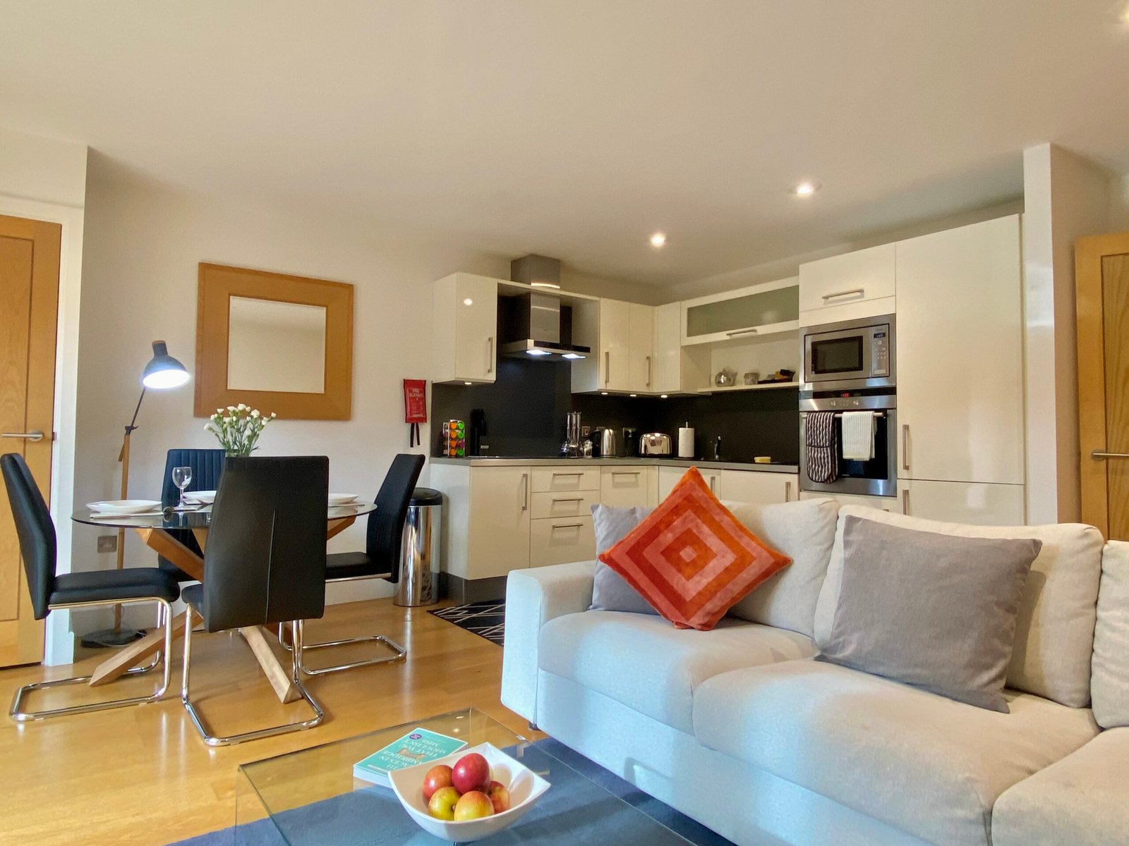 Petersfield Serviced Accommodation | Luxury Cambridge Stays Petersfield-serviced-accommodation-with-luxury-Cambridge-apartments,-parking,-WiFi,-self-catering-facilities-and-flexible-extended-stays.