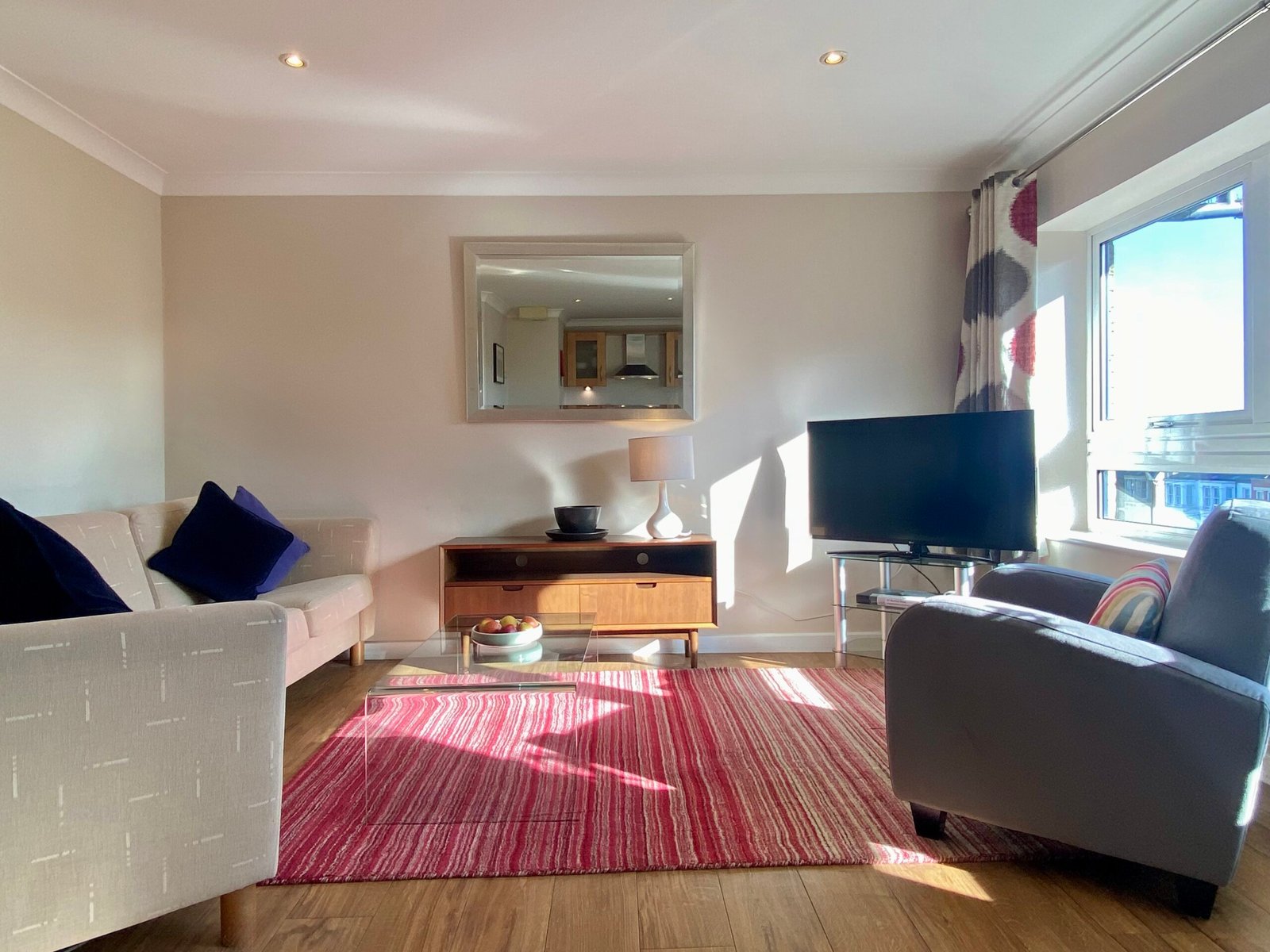Cambridge Corporate Accommodation – Cherry Hinton | Urban Stay Looking-for-the-best-short-let-accommodation-in-Cambridge?-Book-this-Cambridge-Corporate-Accommodation.-Cheap-direct-rates