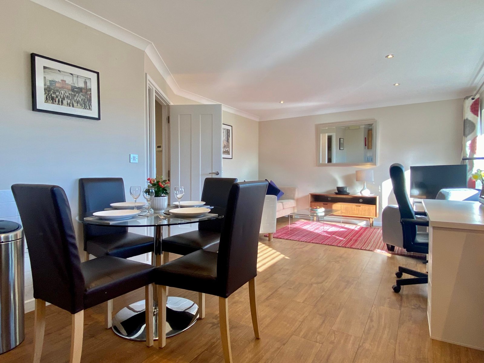 Cambridge Corporate Accommodation – Cherry Hinton | Urban Stay Looking-for-the-best-short-let-accommodation-in-Cambridge?-Book-this-Cambridge-Corporate-Accommodation.-Cheap-direct-rates