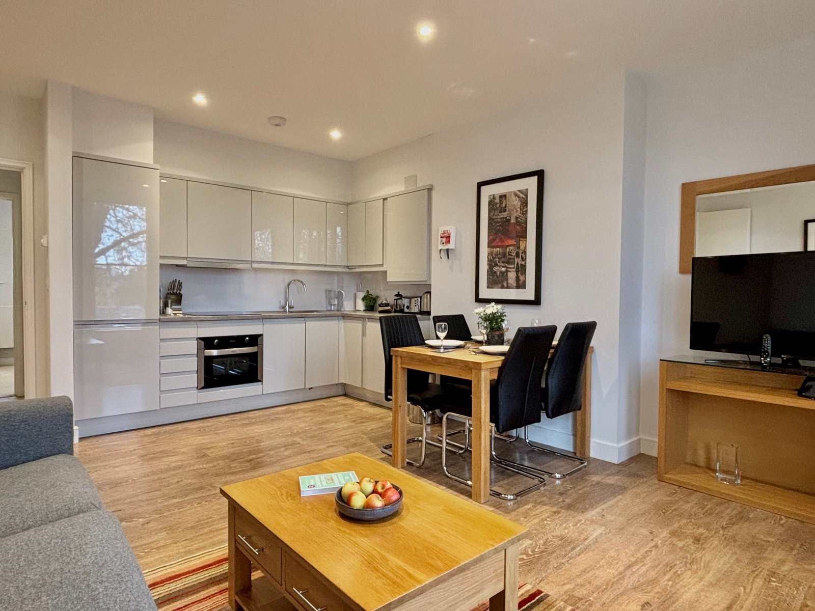 Holiday Rentals Cambridge – Jubilee House Serviced Apartments Book-furnished-Holiday-Rentals-Cambridge-for-1-week,-1-month-or-longer!-Our-short-let-apartments-are-near-university-and-tourist-sights.