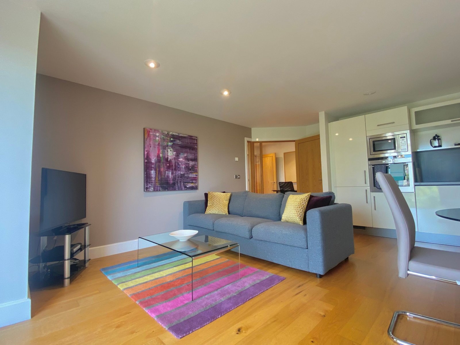 Petersfield Serviced Accommodation | Luxury Cambridge Stays Petersfield-serviced-accommodation-with-luxury-Cambridge-apartments,-parking,-WiFi,-self-catering-facilities-and-flexible-extended-stays.
