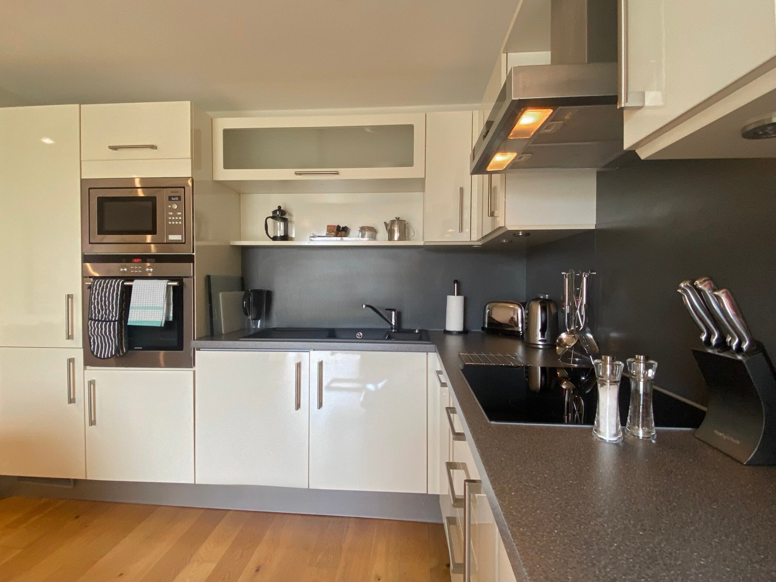 Petersfield Serviced Accommodation | Luxury Cambridge Stays Petersfield-serviced-accommodation-with-luxury-Cambridge-apartments,-parking,-WiFi,-self-catering-facilities-and-flexible-extended-stays.