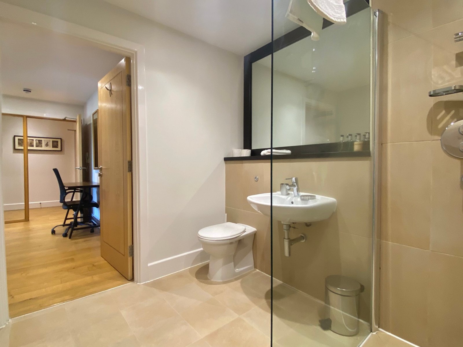 Petersfield Serviced Accommodation | Luxury Cambridge Stays Petersfield-serviced-accommodation-with-luxury-Cambridge-apartments,-parking,-WiFi,-self-catering-facilities-and-flexible-extended-stays.