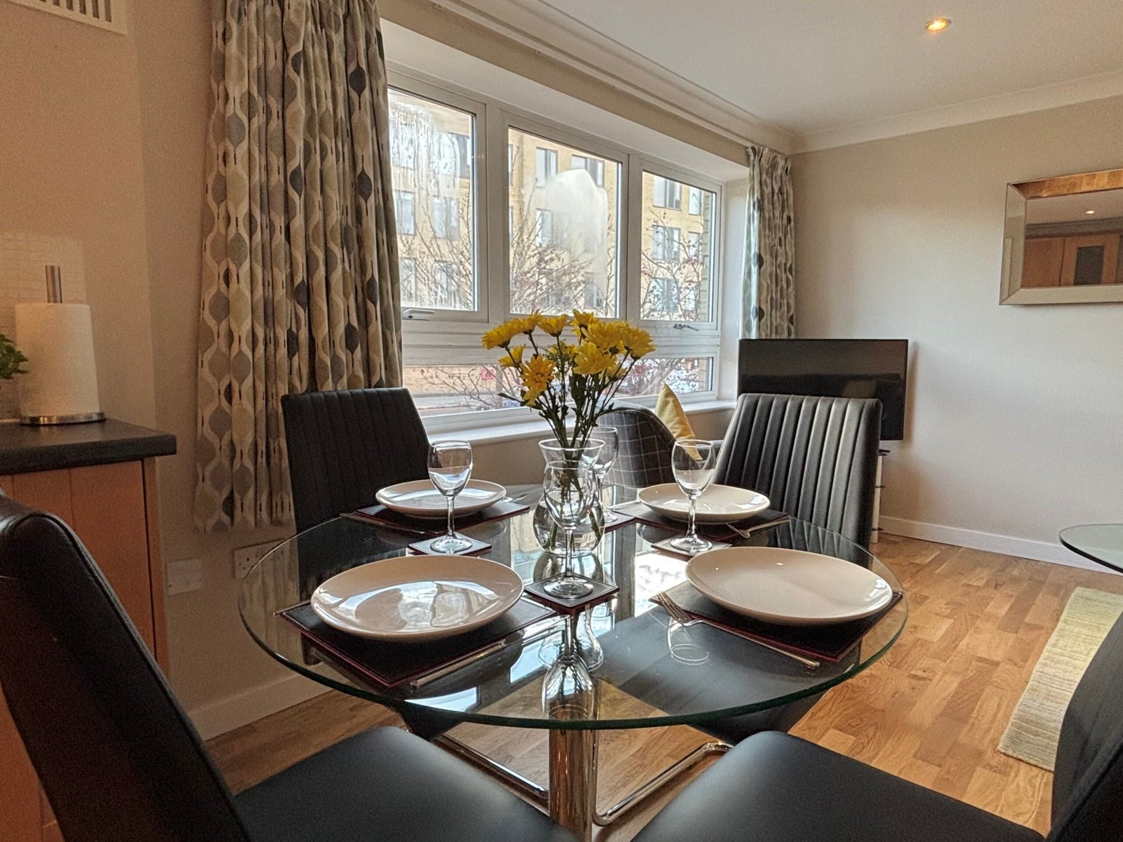 Cambridge Corporate Accommodation – Cherry Hinton | Urban Stay Looking-for-the-best-short-let-accommodation-in-Cambridge?-Book-this-Cambridge-Corporate-Accommodation.-Cheap-direct-rates