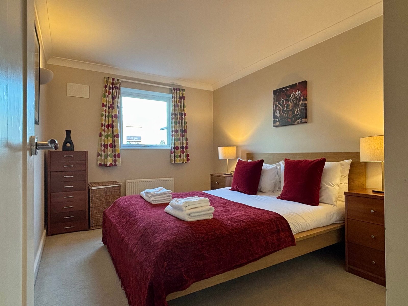 Cambridge Corporate Accommodation – Cherry Hinton | Urban Stay Looking-for-the-best-short-let-accommodation-in-Cambridge?-Book-this-Cambridge-Corporate-Accommodation.-Cheap-direct-rates