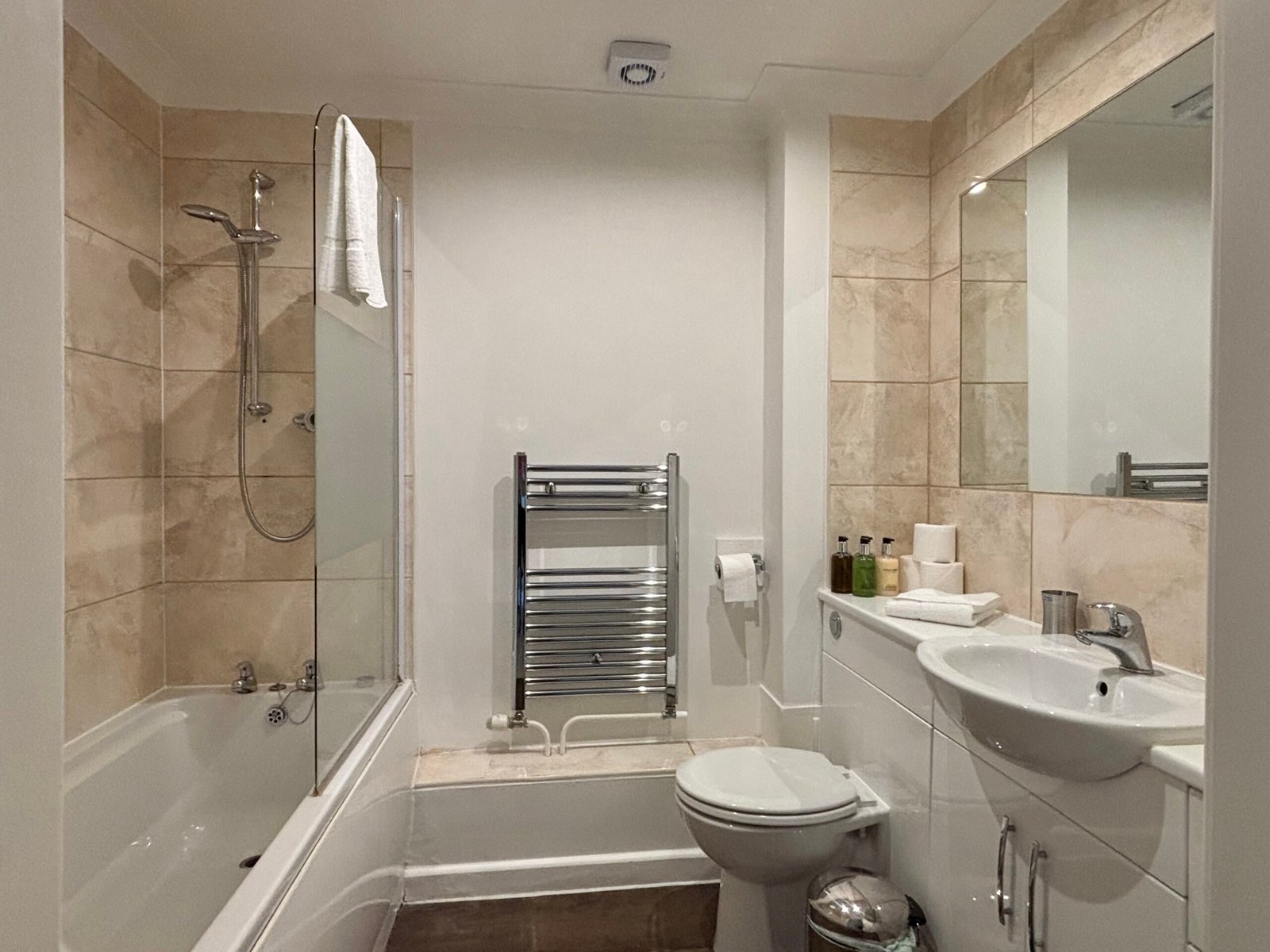 Cambridge Corporate Accommodation – Cherry Hinton | Urban Stay Looking-for-the-best-short-let-accommodation-in-Cambridge?-Book-this-Cambridge-Corporate-Accommodation.-Cheap-direct-rates