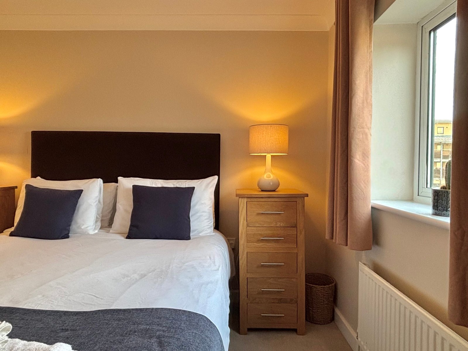 Cambridge Corporate Accommodation – Cherry Hinton | Urban Stay Looking-for-the-best-short-let-accommodation-in-Cambridge?-Book-this-Cambridge-Corporate-Accommodation.-Cheap-direct-rates