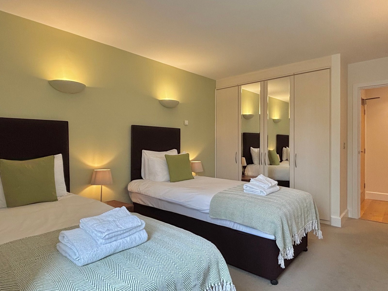 Petersfield Serviced Accommodation | Luxury Cambridge Stays Petersfield-serviced-accommodation-with-luxury-Cambridge-apartments,-parking,-WiFi,-self-catering-facilities-and-flexible-extended-stays.