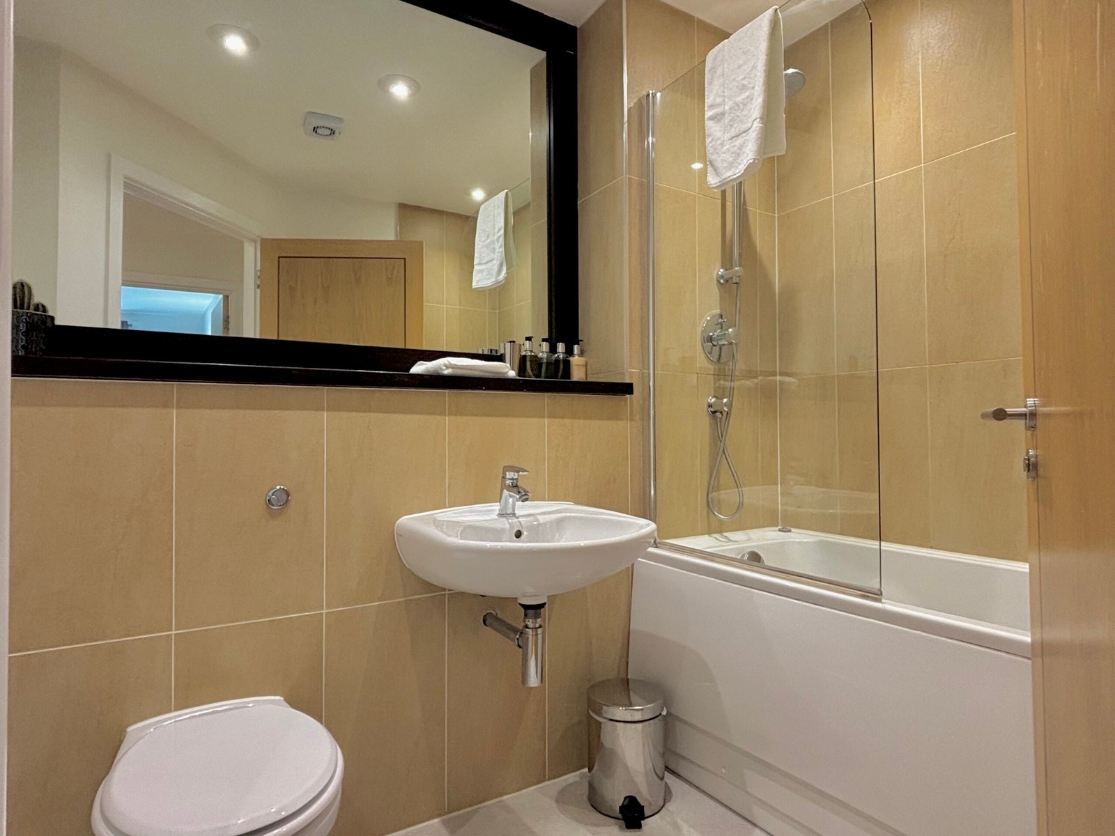 Petersfield Serviced Accommodation | Luxury Cambridge Stays Petersfield-serviced-accommodation-with-luxury-Cambridge-apartments,-parking,-WiFi,-self-catering-facilities-and-flexible-extended-stays.