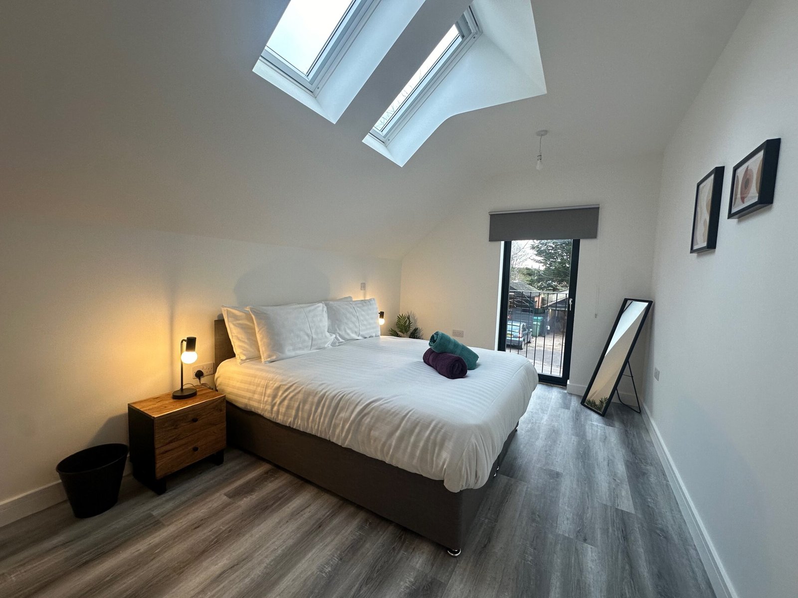 Serviced accommodation Oxford with furnished apartments, parking, WiFi and kitchens. Ideal for contractors, hospital stays & longer stays.