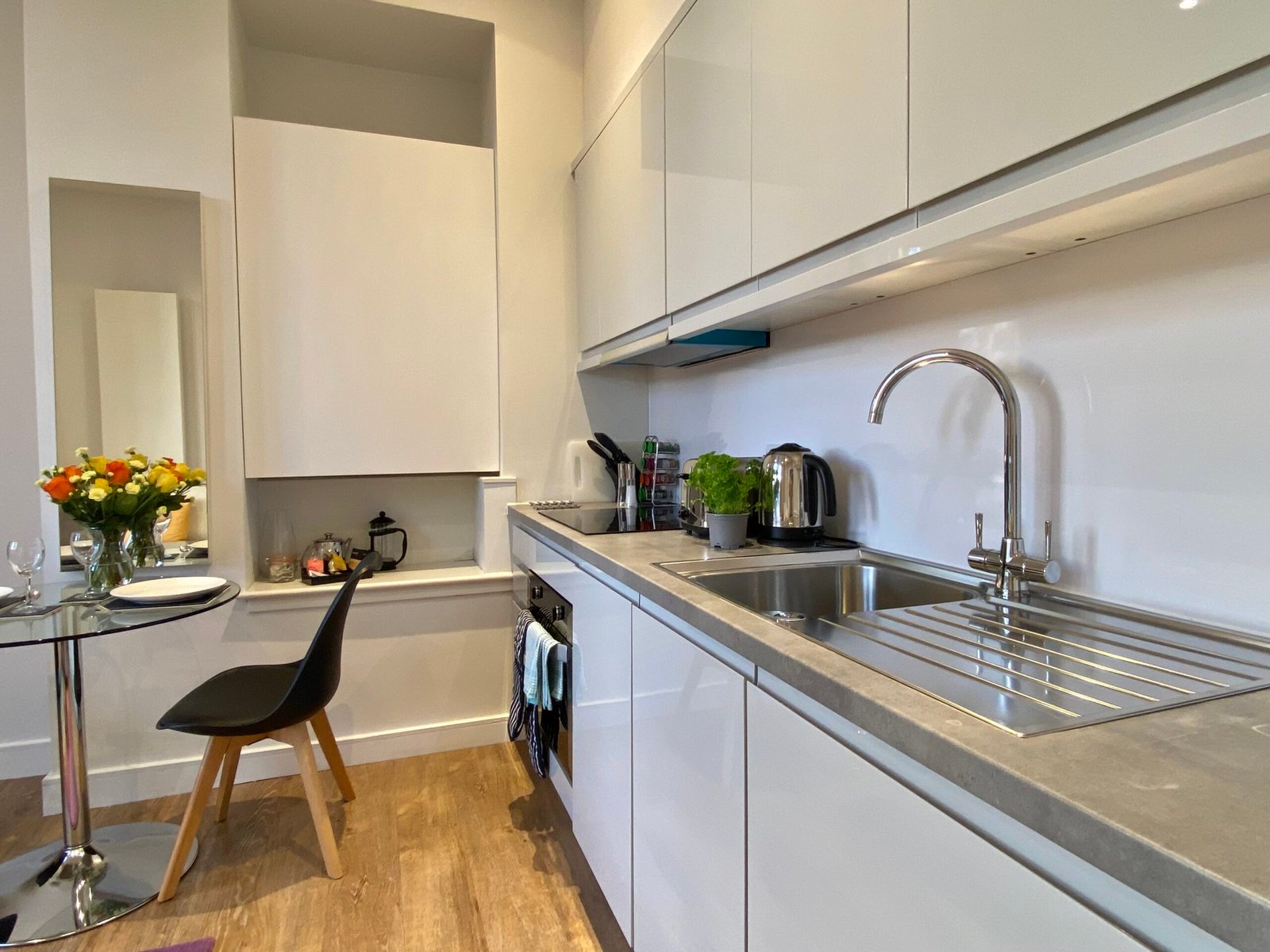 Holiday Rentals Cambridge – Jubilee House Serviced Apartments Book-furnished-Holiday-Rentals-Cambridge-for-1-week,-1-month-or-longer!-Our-short-let-apartments-are-near-university-and-tourist-sights.