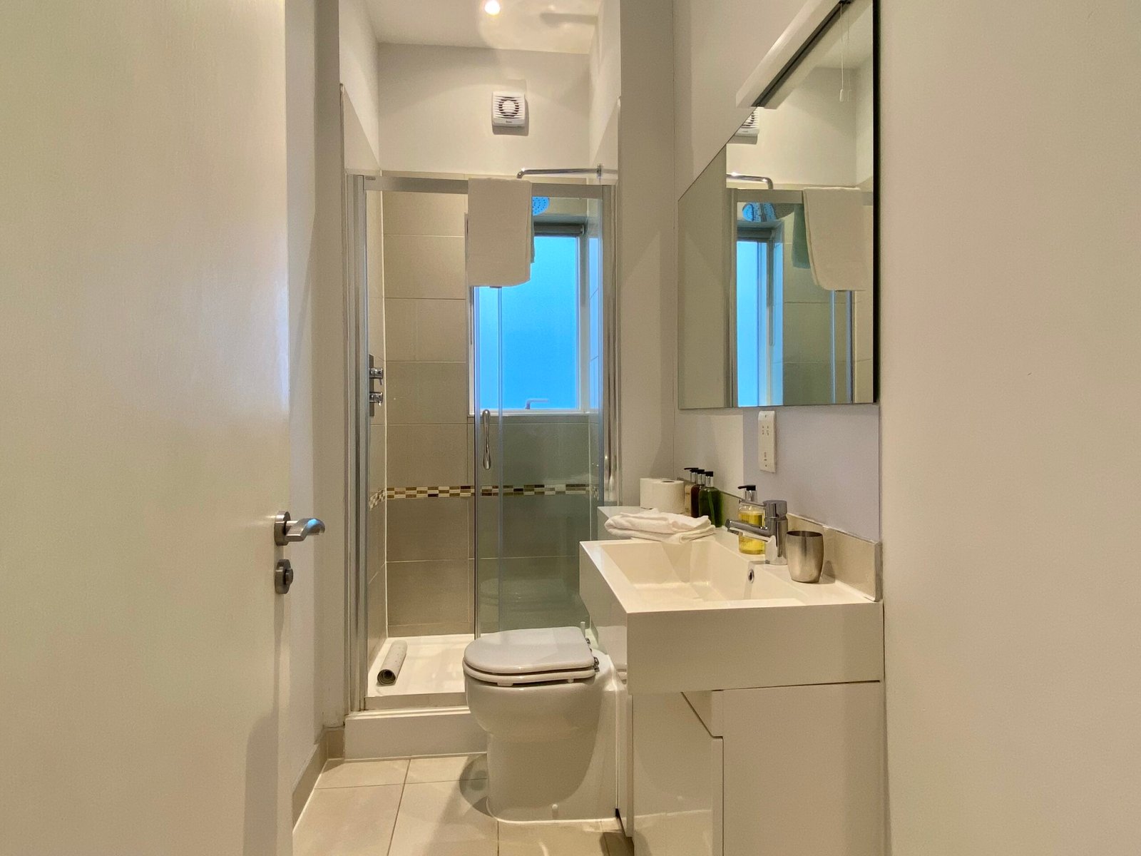 Holiday Rentals Cambridge – Jubilee House Serviced Apartments Book-furnished-Holiday-Rentals-Cambridge-for-1-week,-1-month-or-longer!-Our-short-let-apartments-are-near-university-and-tourist-sights.