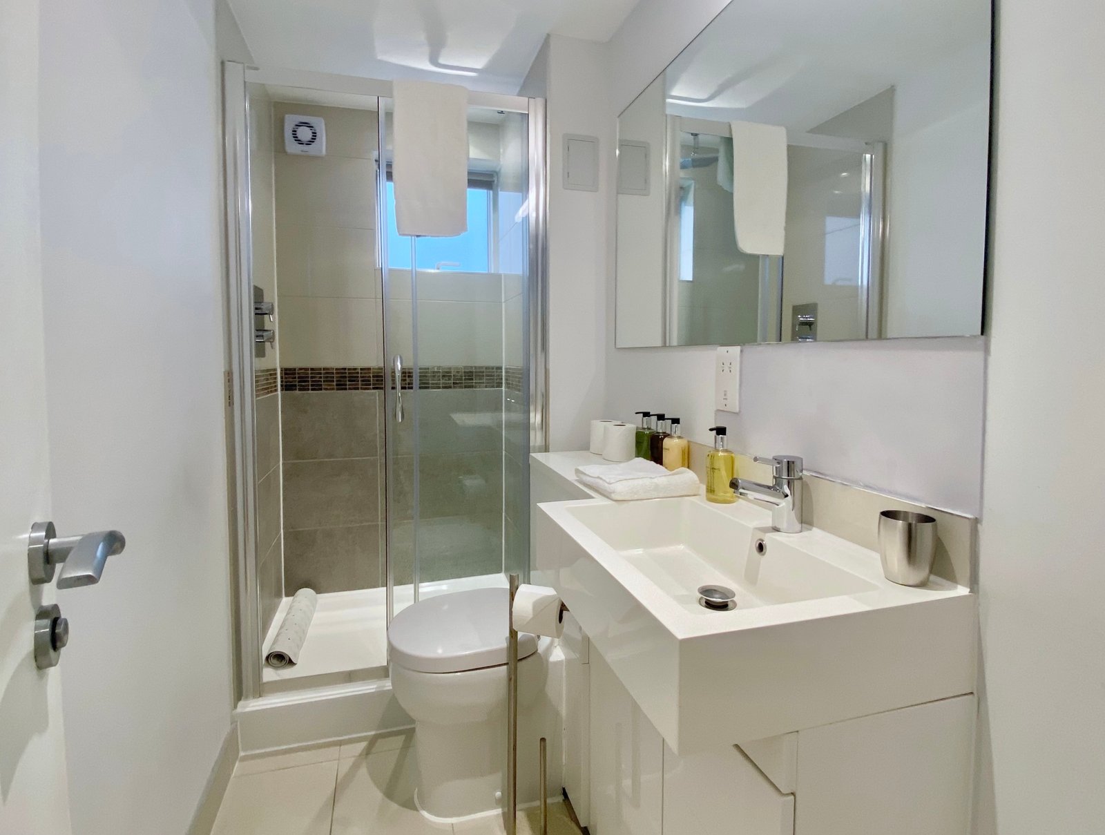 Holiday Rentals Cambridge – Jubilee House Serviced Apartments Book-furnished-Holiday-Rentals-Cambridge-for-1-week,-1-month-or-longer!-Our-short-let-apartments-are-near-university-and-tourist-sights.