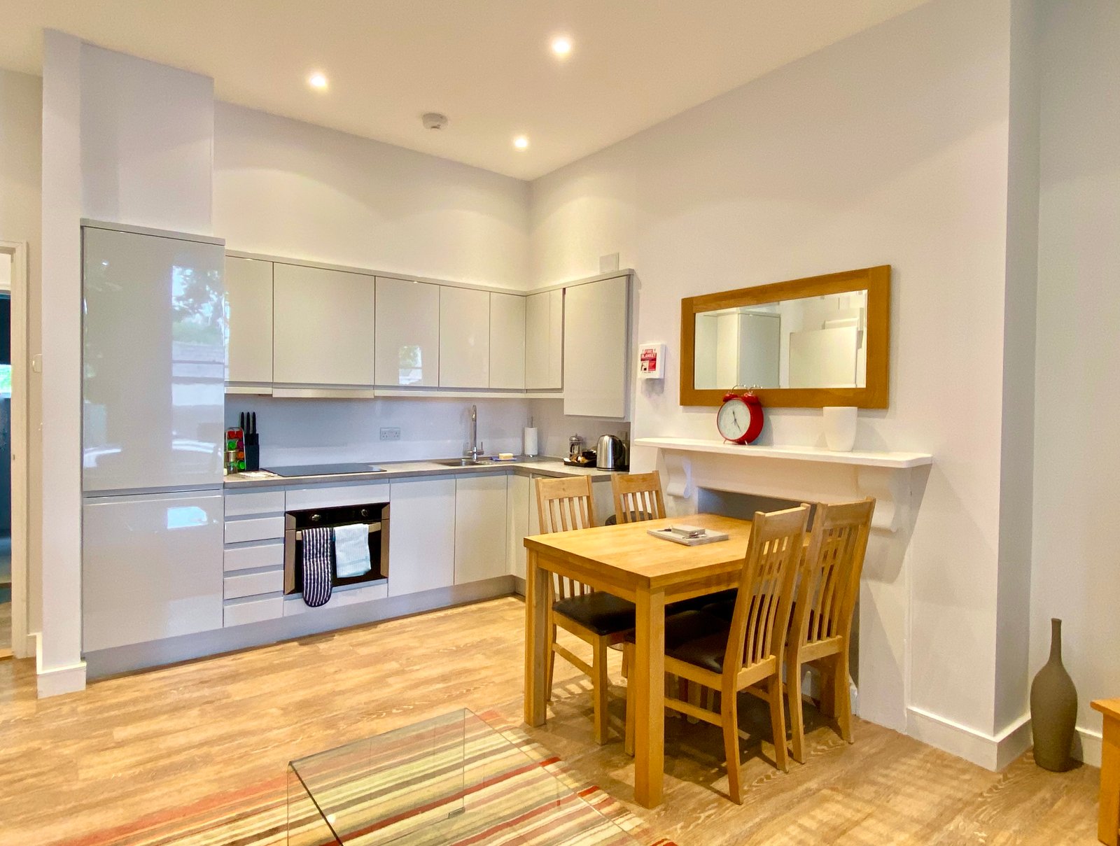 Holiday Rentals Cambridge – Jubilee House Serviced Apartments Book-furnished-Holiday-Rentals-Cambridge-for-1-week,-1-month-or-longer!-Our-short-let-apartments-are-near-university-and-tourist-sights.
