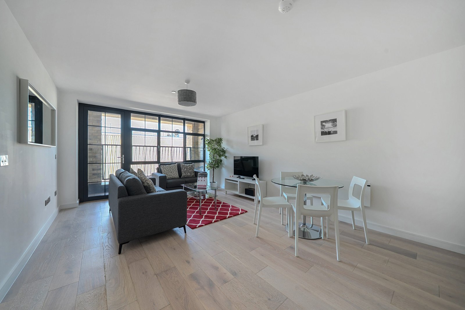 Corporate Accommodation near Canary Wharf London Corporate-accommodation-near-Canary-Wharf-with-stylish-apartments,-WiFi,-balconies-and-fast-links-across-East-and-Central-London.