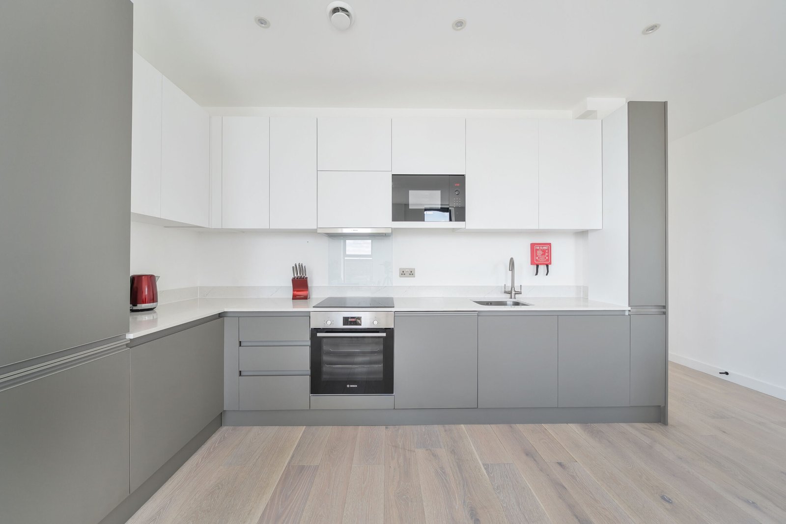 Corporate Accommodation near Canary Wharf London Corporate-accommodation-near-Canary-Wharf-with-stylish-apartments,-WiFi,-balconies-and-fast-links-across-East-and-Central-London.