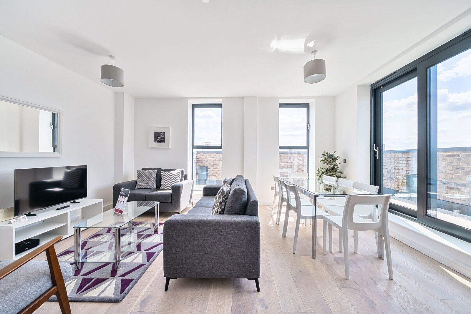 Corporate Accommodation near Canary Wharf London Corporate-accommodation-near-Canary-Wharf-with-stylish-apartments,-WiFi,-balconies-and-fast-links-across-East-and-Central-London.