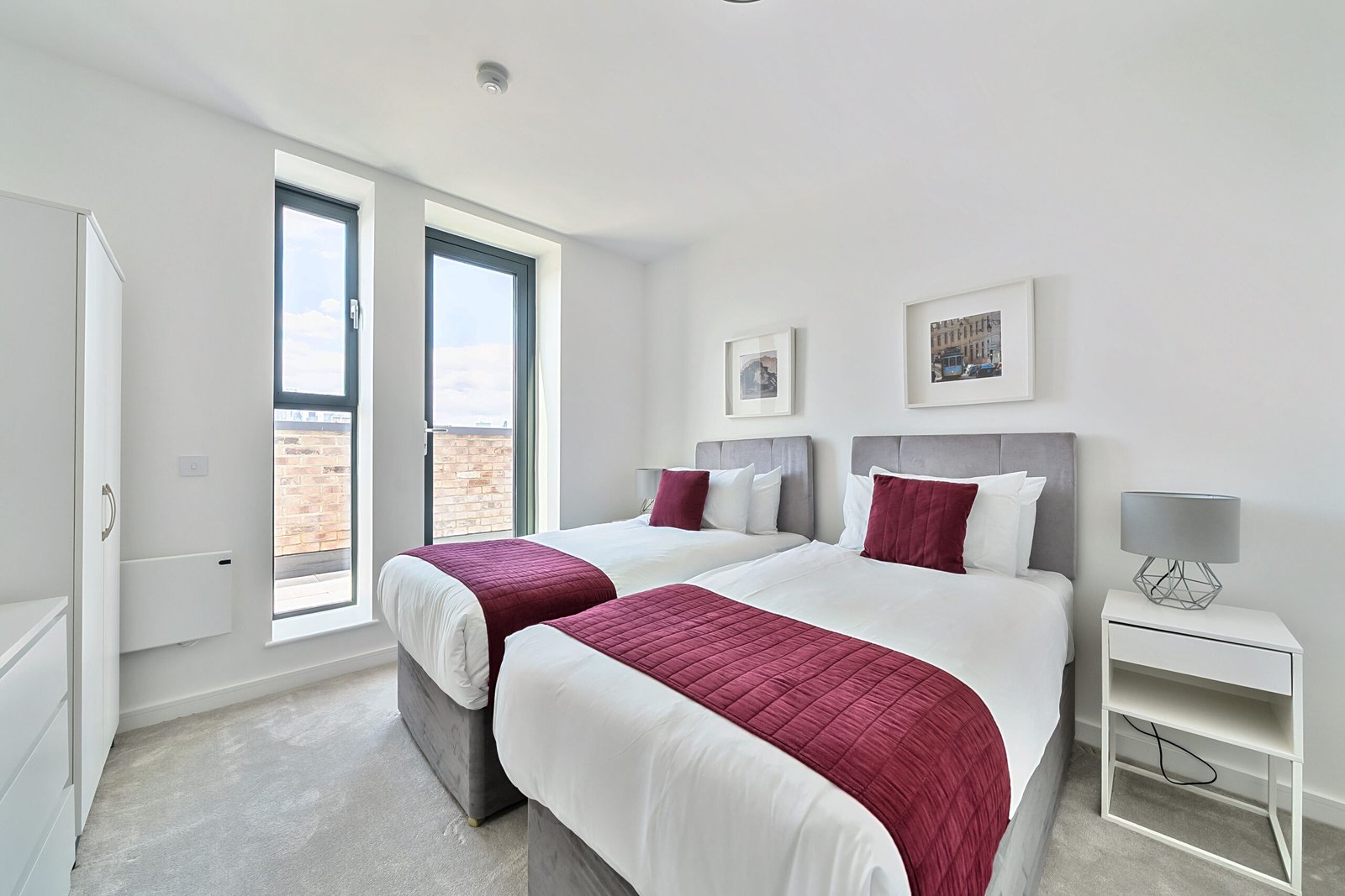 Corporate Accommodation near Canary Wharf London Corporate-accommodation-near-Canary-Wharf-with-stylish-apartments,-WiFi,-balconies-and-fast-links-across-East-and-Central-London.