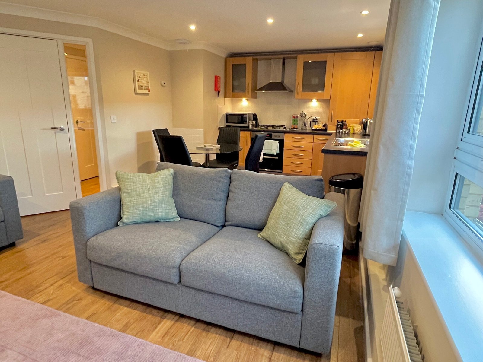 Cambridge Corporate Accommodation – Cherry Hinton | Urban Stay Looking-for-the-best-short-let-accommodation-in-Cambridge?-Book-this-Cambridge-Corporate-Accommodation.-Cheap-direct-rates