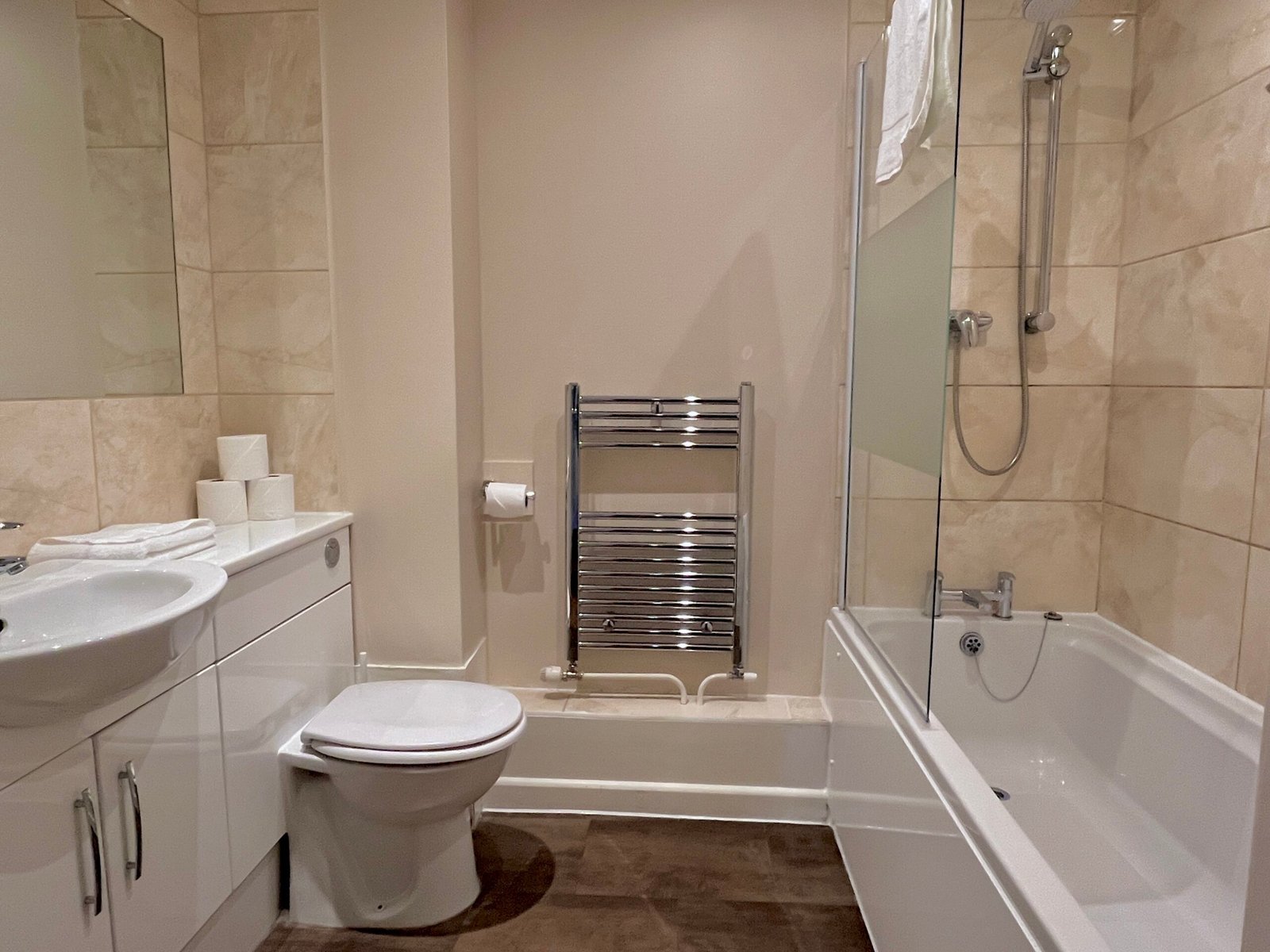 Cambridge Corporate Accommodation – Cherry Hinton | Urban Stay Looking-for-the-best-short-let-accommodation-in-Cambridge?-Book-this-Cambridge-Corporate-Accommodation.-Cheap-direct-rates