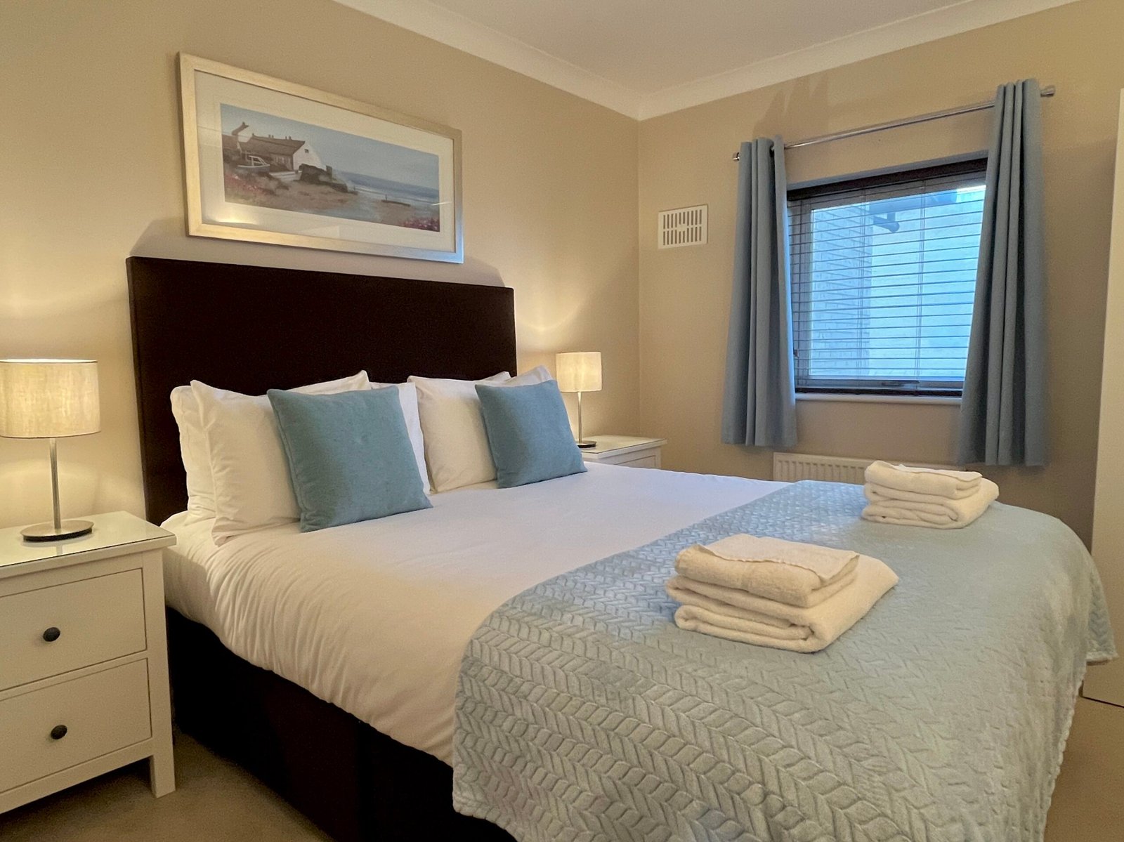 Cambridge Corporate Accommodation – Cherry Hinton | Urban Stay Looking-for-the-best-short-let-accommodation-in-Cambridge?-Book-this-Cambridge-Corporate-Accommodation.-Cheap-direct-rates