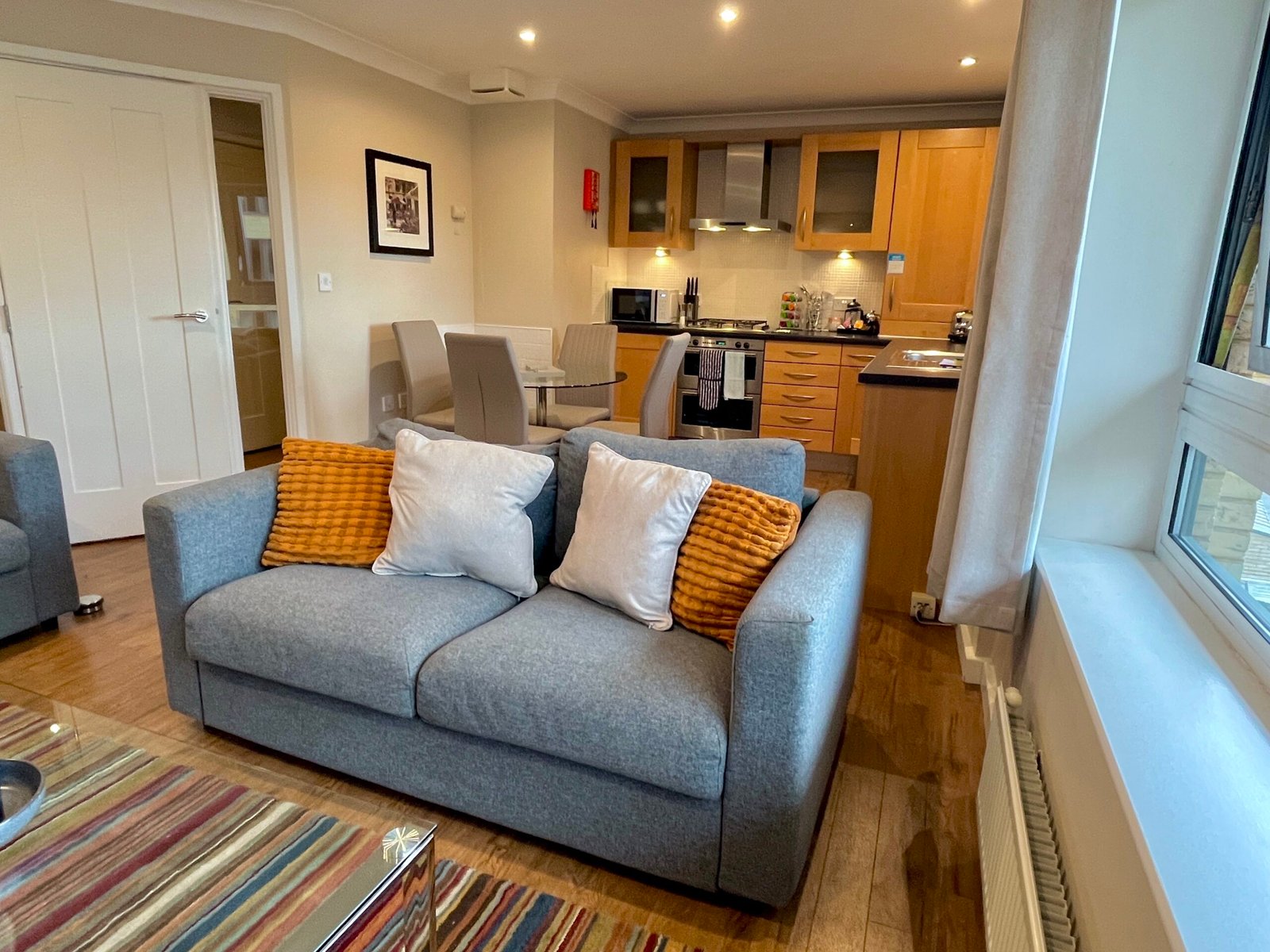 Cambridge Corporate Accommodation – Cherry Hinton | Urban Stay Looking-for-the-best-short-let-accommodation-in-Cambridge?-Book-this-Cambridge-Corporate-Accommodation.-Cheap-direct-rates