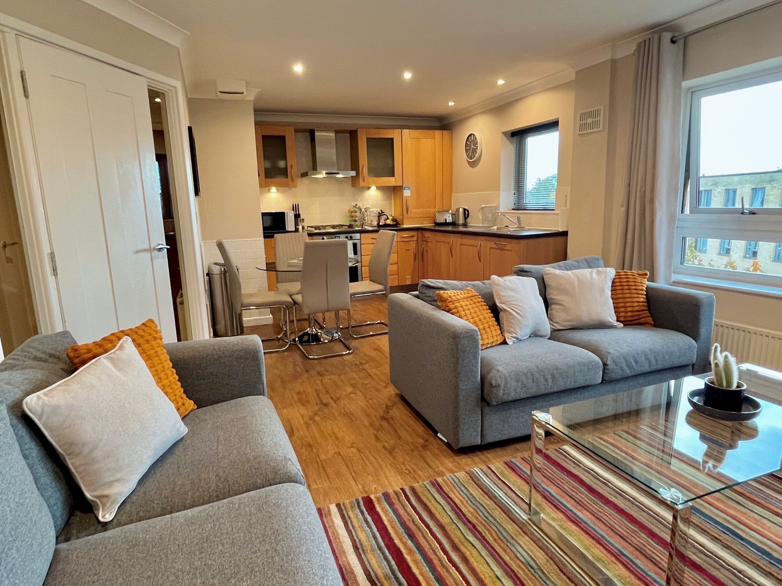 Cambridge Corporate Accommodation – Cherry Hinton | Urban Stay Looking-for-the-best-short-let-accommodation-in-Cambridge?-Book-this-Cambridge-Corporate-Accommodation.-Cheap-direct-rates