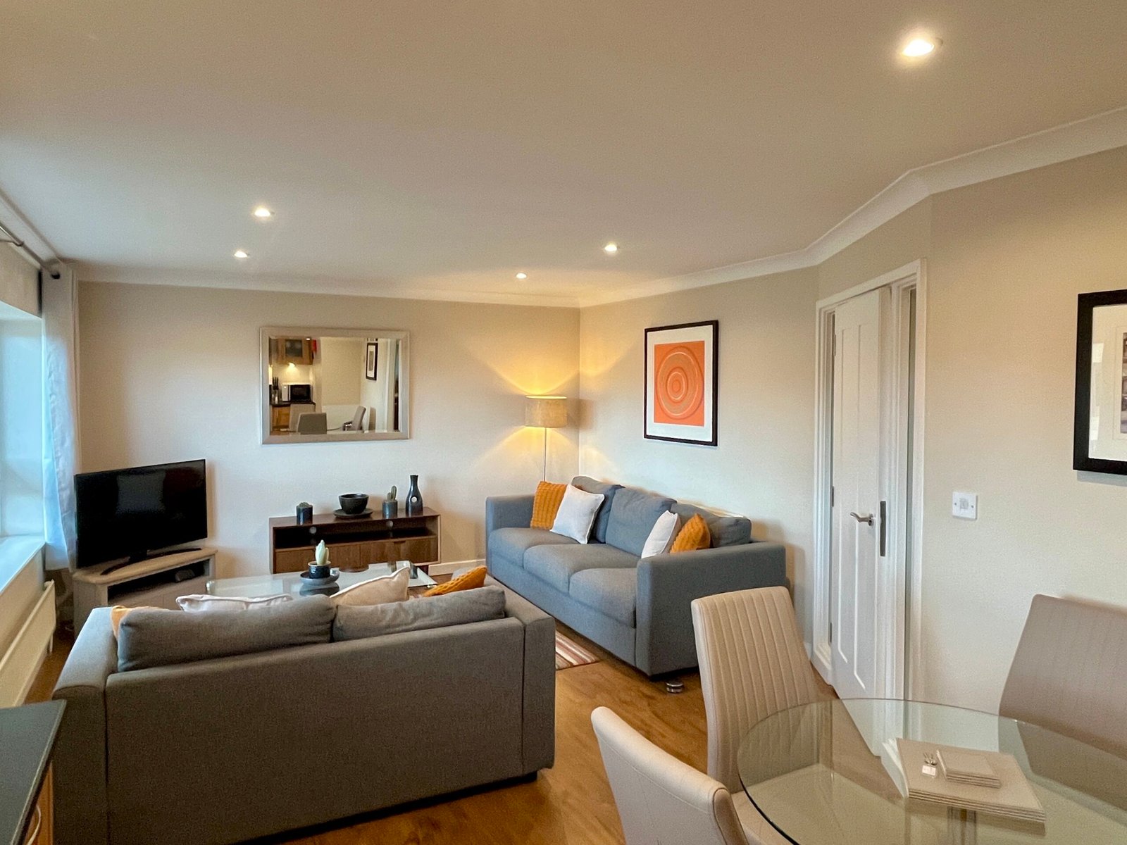 Cambridge Corporate Accommodation – Cherry Hinton | Urban Stay Looking-for-the-best-short-let-accommodation-in-Cambridge?-Book-this-Cambridge-Corporate-Accommodation.-Cheap-direct-rates