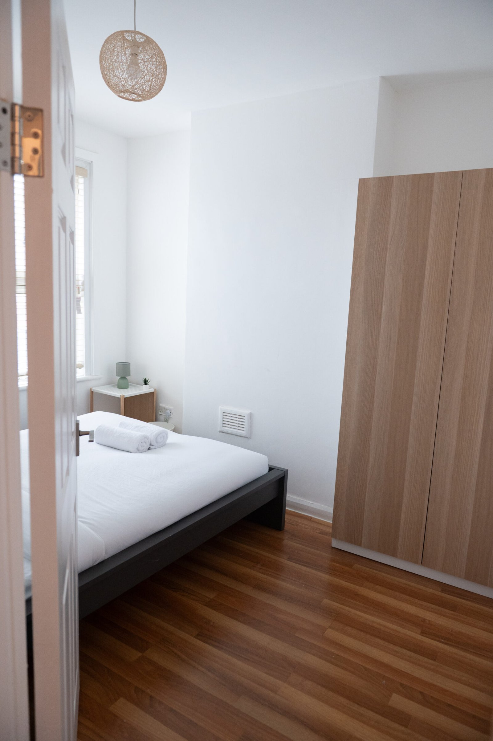 Short Term Accommodation Birmingham – Jewellery Quarter Flats Book-short-term-accommodation-Birmingham-with-this-3-bed-holiday-home-near-Jewellery-Quarter,-Birmingham-City-Centre-and-major-attractions.