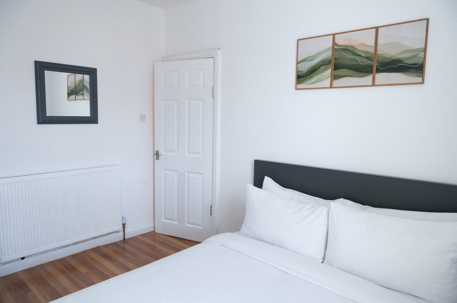 Short Term Accommodation Birmingham – Jewellery Quarter Flats Book-short-term-accommodation-Birmingham-with-this-3-bed-holiday-home-near-Jewellery-Quarter,-Birmingham-City-Centre-and-major-attractions.