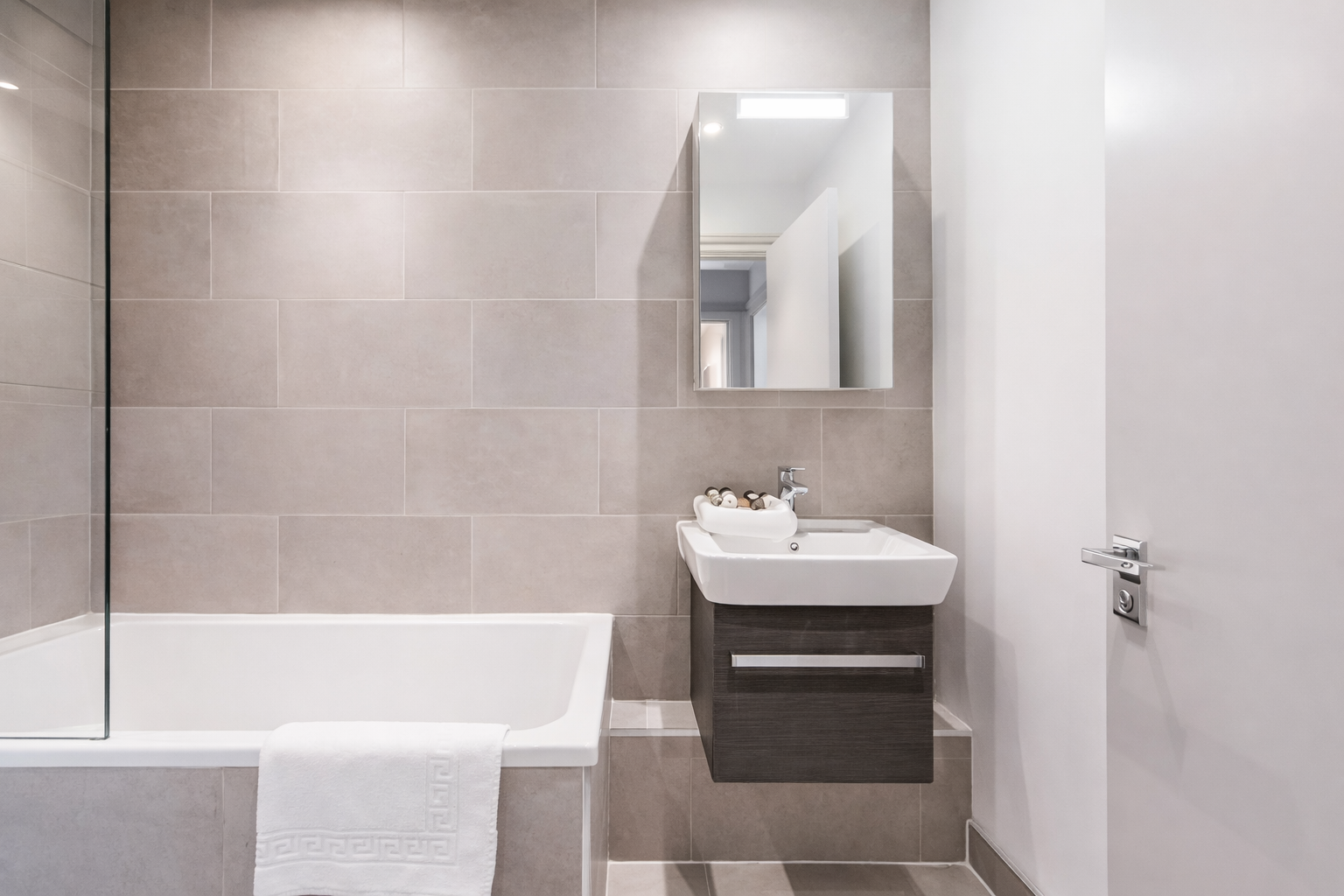 Quadrant 2 Bed – bathroom