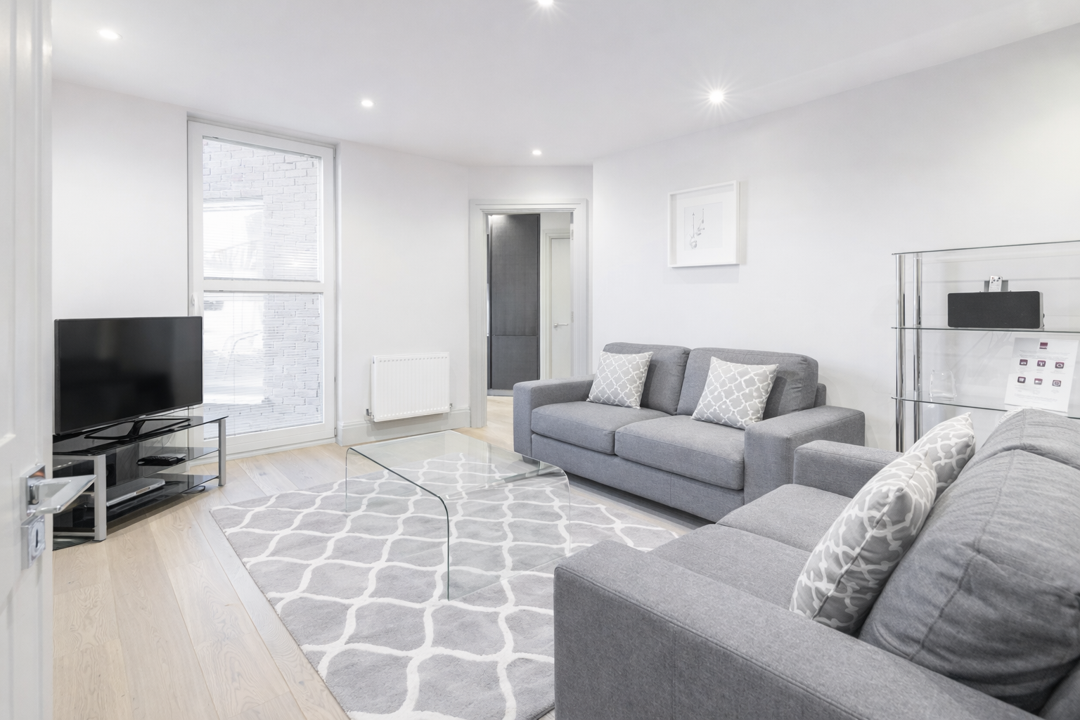 Quadrant 2 Bed – living room.3