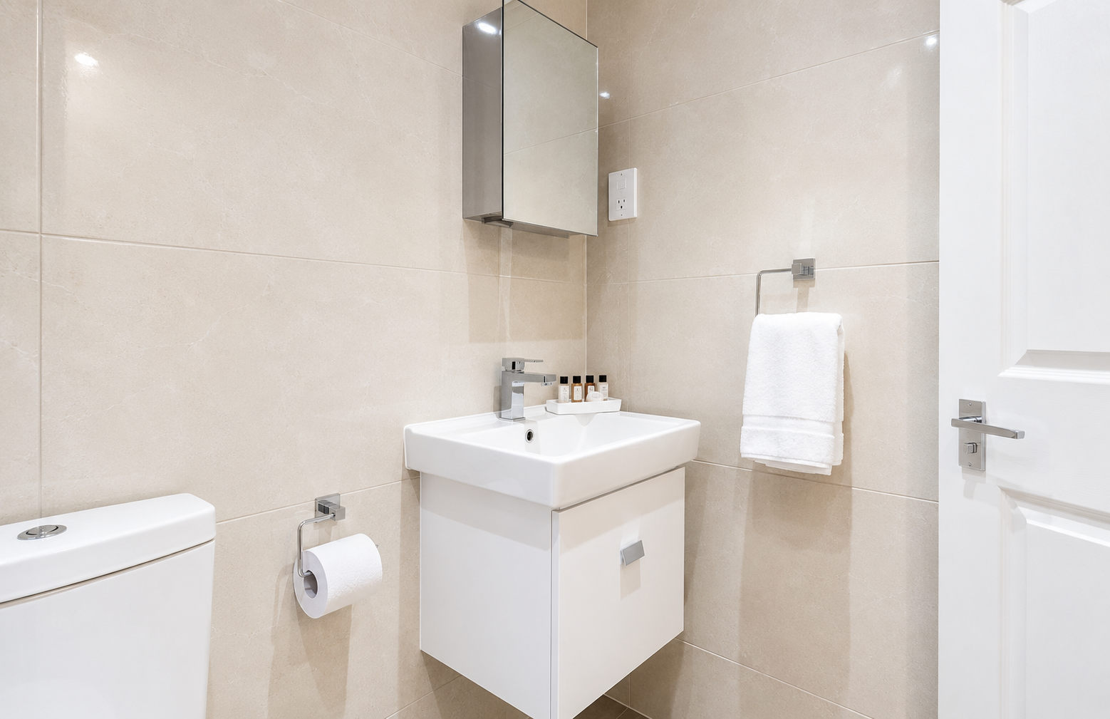 Kingston Corporate Apartments | Serviced Apartments Surrey Stay-in-Kingston-corporate-apartments-near-Kingston-Station.-Ideal-for-business-travel,-relocations,-self-catering-stays,-and-Surrey-holidays.