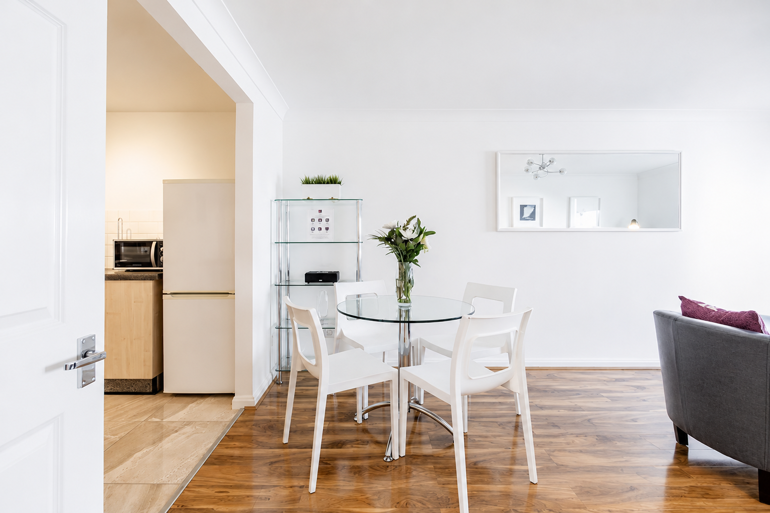 Kingston Corporate Apartments | Serviced Apartments Surrey Stay-in-Kingston-corporate-apartments-near-Kingston-Station.-Ideal-for-business-travel,-relocations,-self-catering-stays,-and-Surrey-holidays.