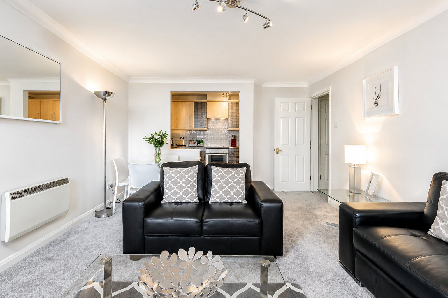 Kingston Corporate Apartments | Serviced Apartments Surrey Stay-in-Kingston-corporate-apartments-near-Kingston-Station.-Ideal-for-business-travel,-relocations,-self-catering-stays,-and-Surrey-holidays.
