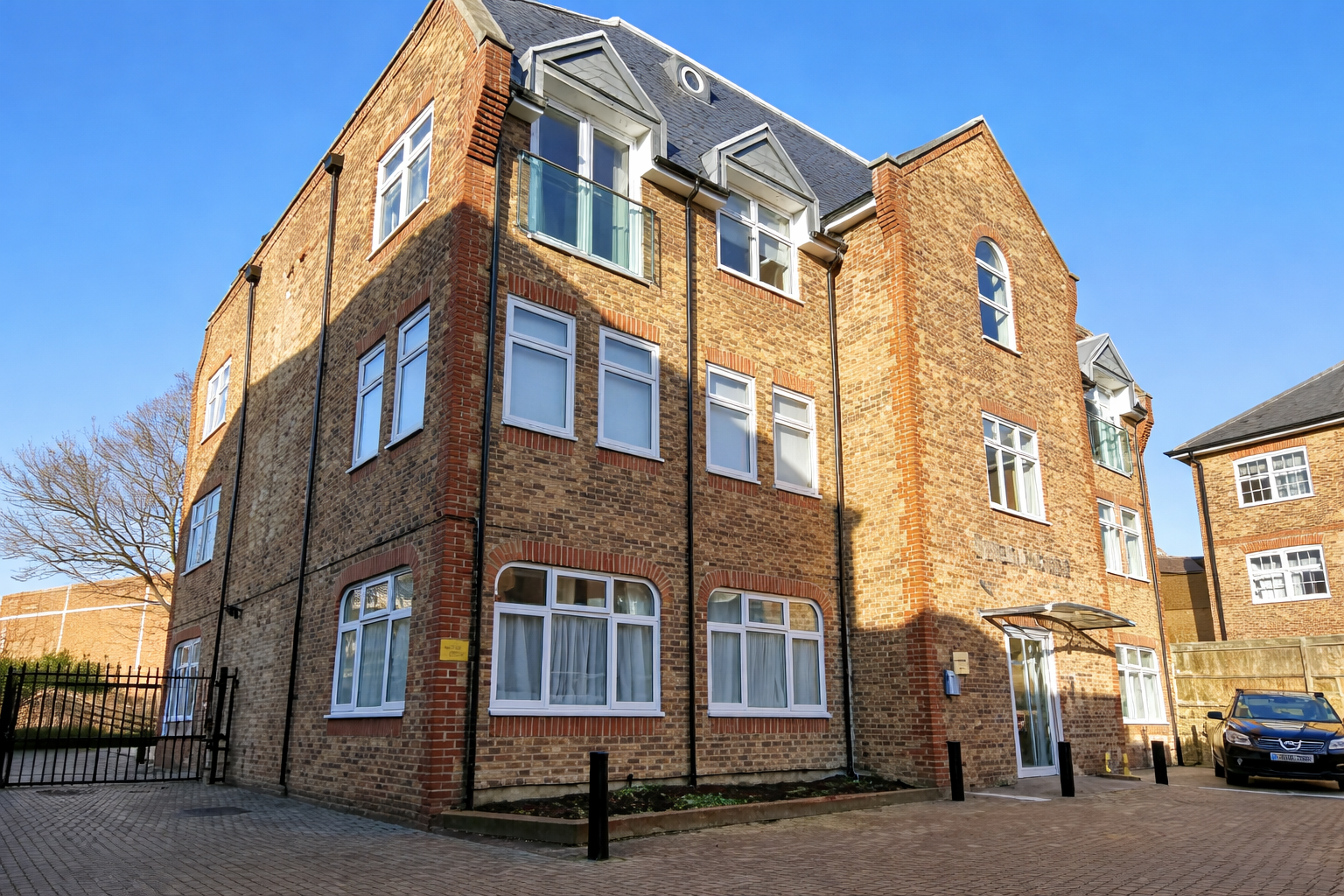 Furnished Apartments in Leatherhead – Holiday Rentals Surrey Book-furnished-apartments-in-Leatherhead-today.-Our-self-catering-holiday-accommodation-in-Surrey-is-available-for-weekly-or-monthly-rentals.