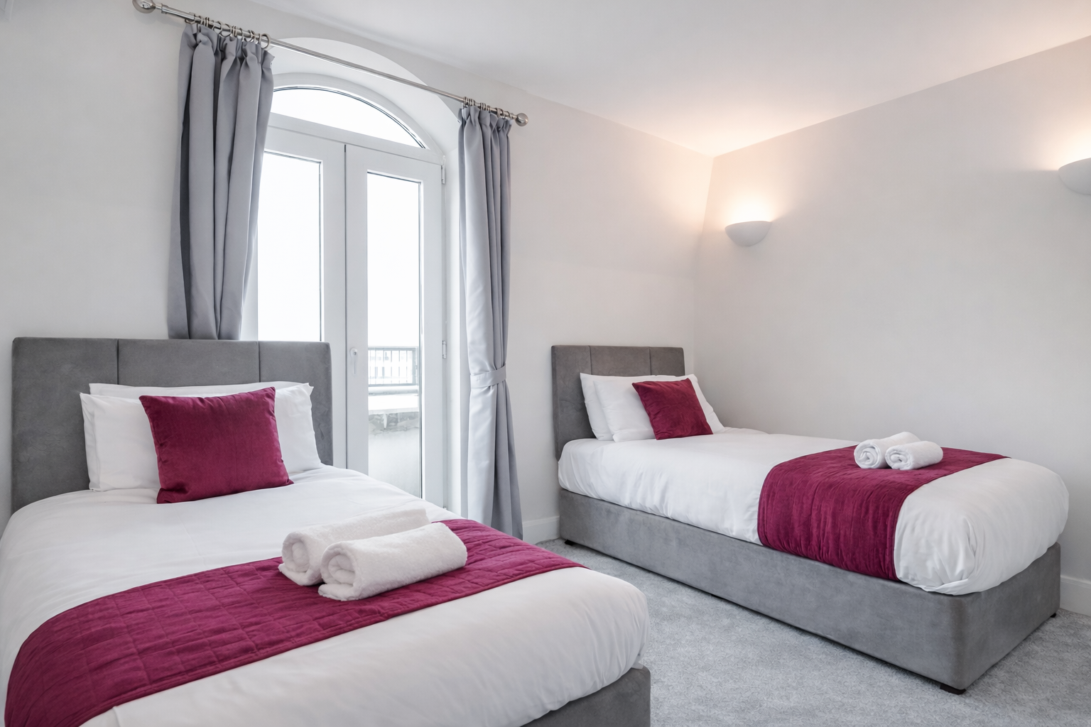 Serviced Apartments Staines – Thames Edge Short Lets UK Furnished-Serviced-Apartments-Staines-with-parking,-wifi,-all-bills-included.-Book-corporate-accommodation-in-West-London-with-Thames-views!