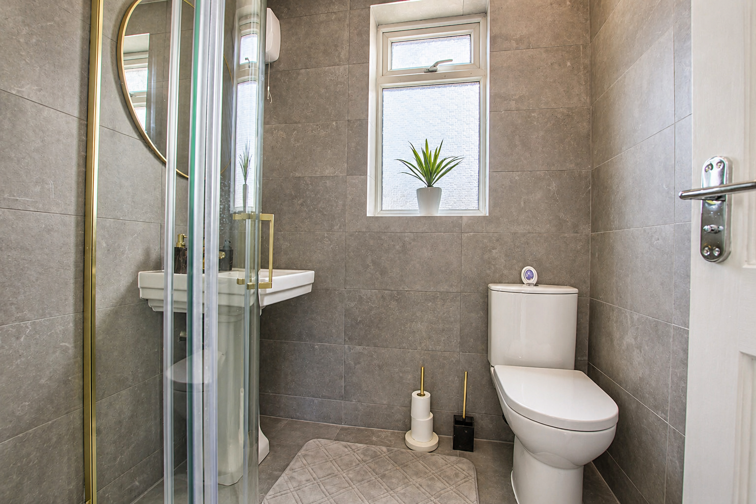 Holiday Homes Wembley London | Family & Group Stays Stay-in-holiday-homes-Wembley-London-near-Wembley-Stadium-and-Wembley-Central.-Ideal-for-families,-business-trips,-groups,-and-extended-stays.