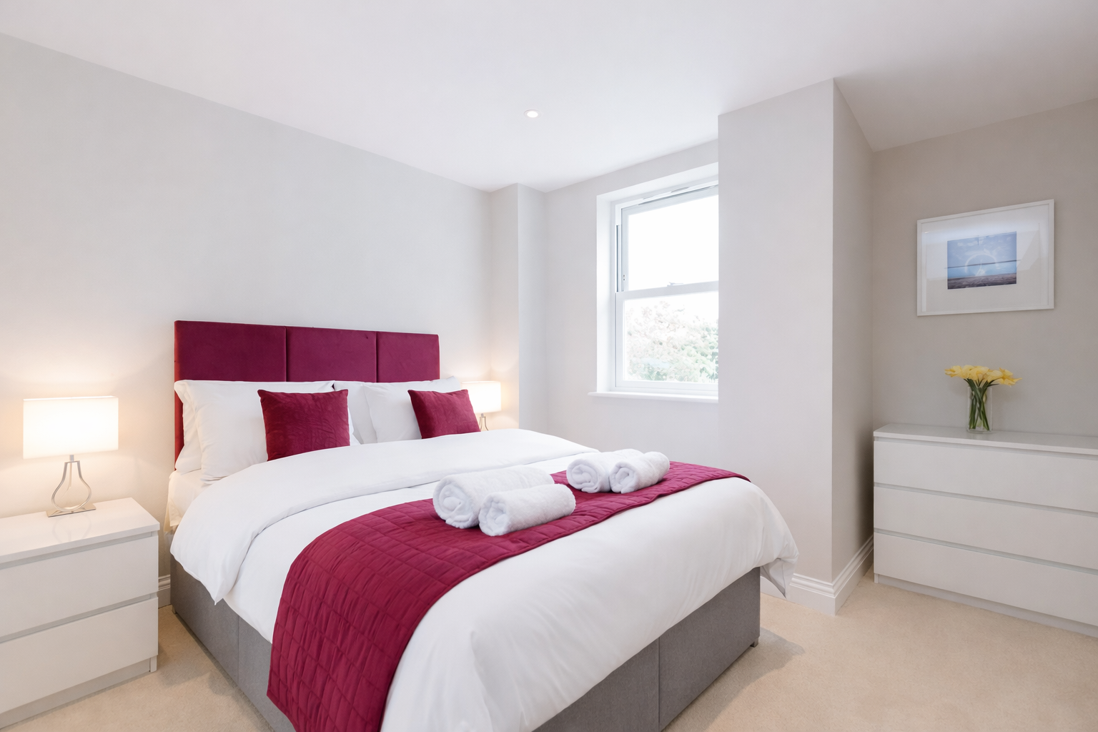Holiday Apartments Surrey | Reigate Serviced Apartments Gatwick Book-holiday-apartments-Surrey-in-Reigate.-Luxury-serviced-apartments-near-Gatwick-Airport,-Reigate-Station-and-Surrey-business-hubs.