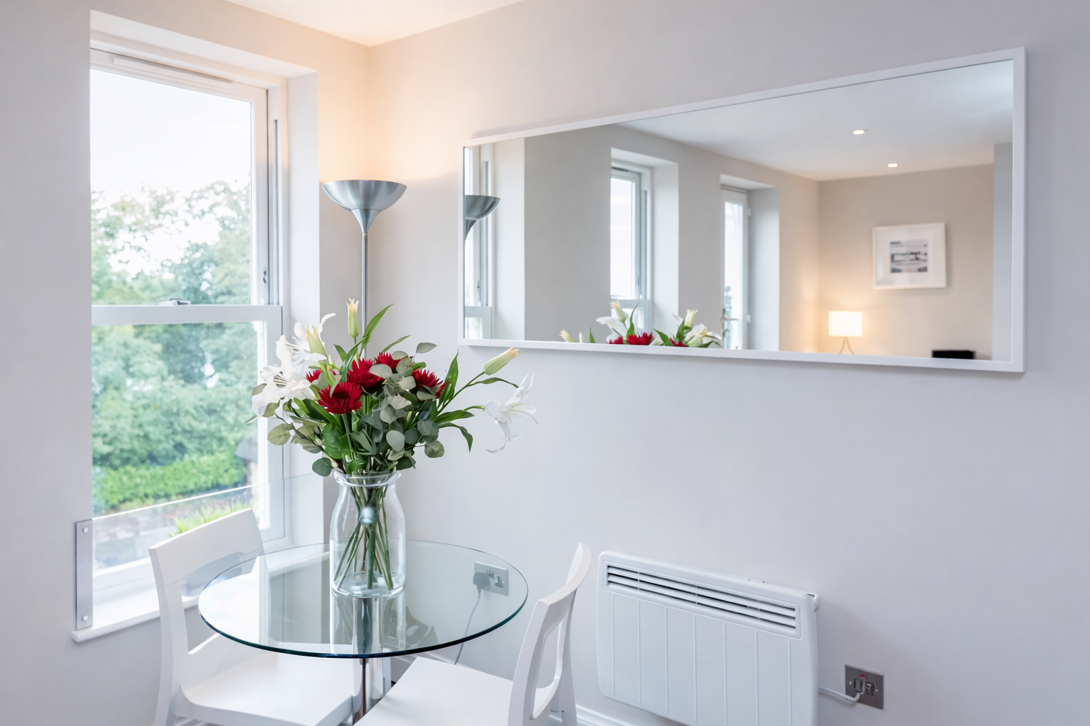 Holiday Apartments Surrey | Reigate Serviced Apartments Gatwick Book-holiday-apartments-Surrey-in-Reigate.-Luxury-serviced-apartments-near-Gatwick-Airport,-Reigate-Station-and-Surrey-business-hubs.